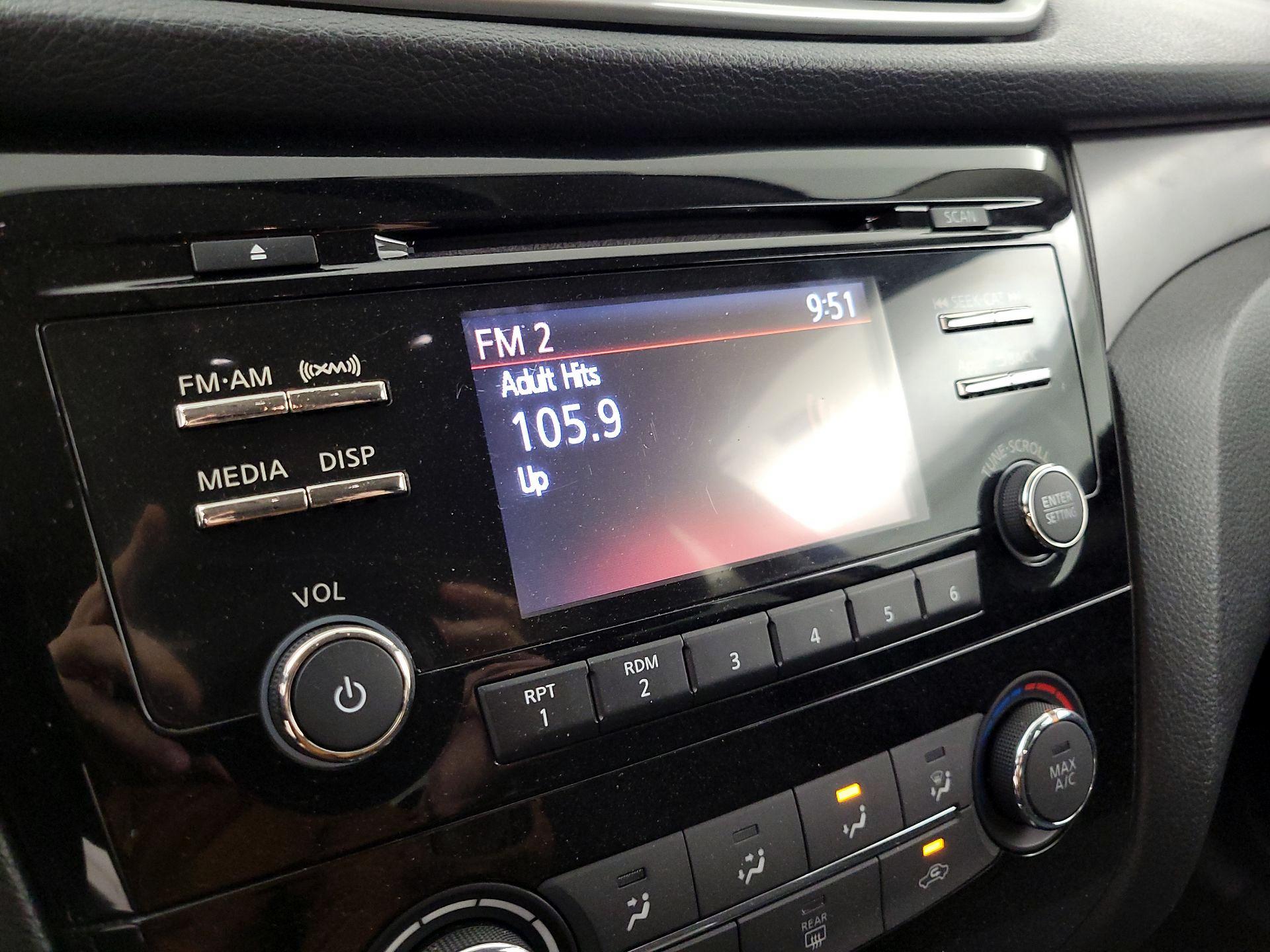 Thumbnail: 2016 Nissan Rogue - 15