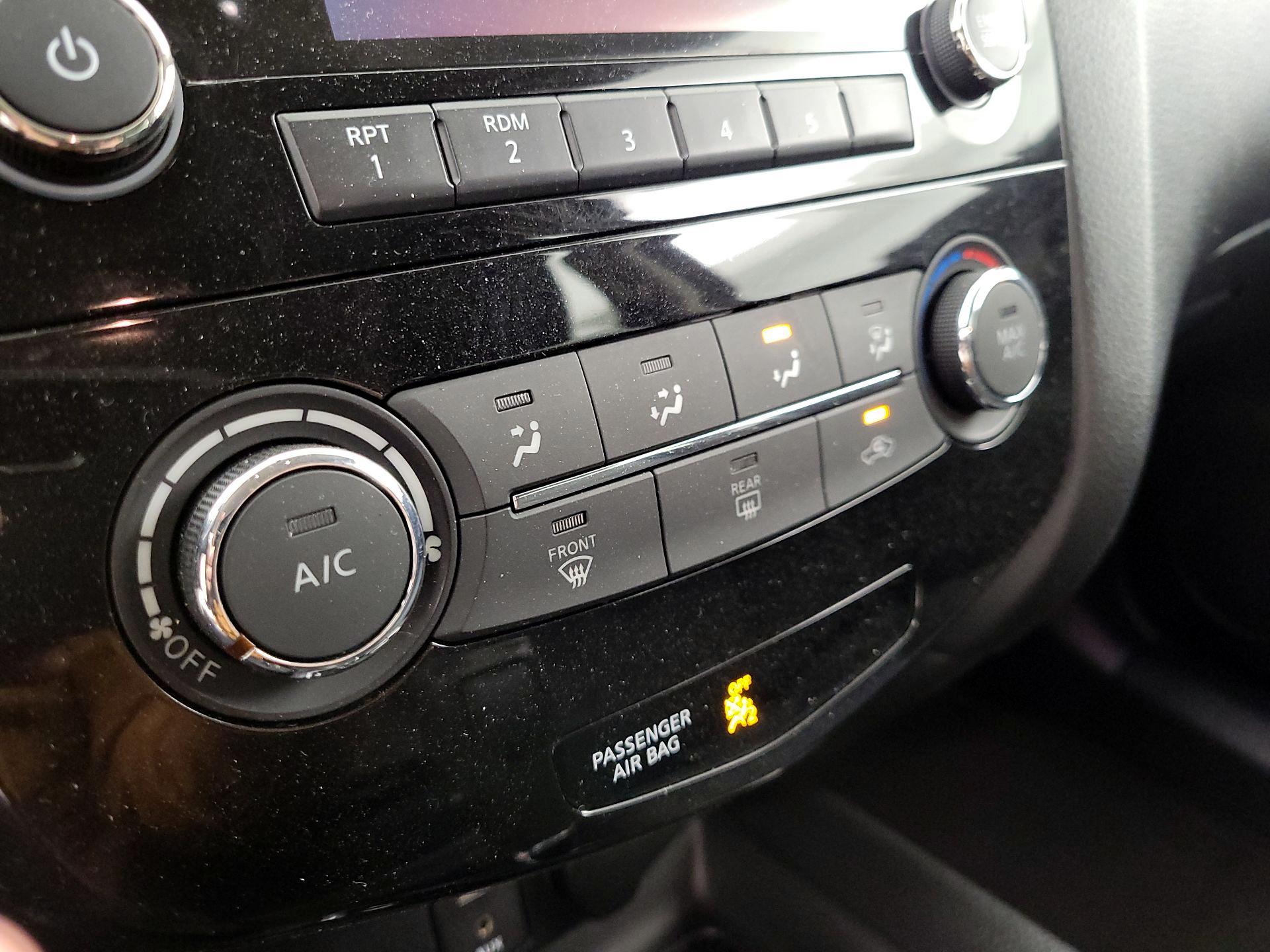 Thumbnail: 2016 Nissan Rogue - 16