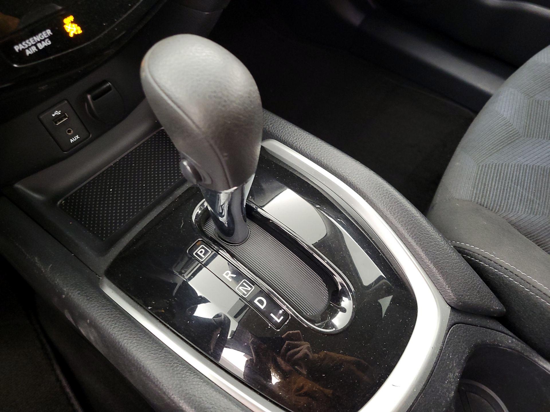 Thumbnail: 2016 Nissan Rogue - 17