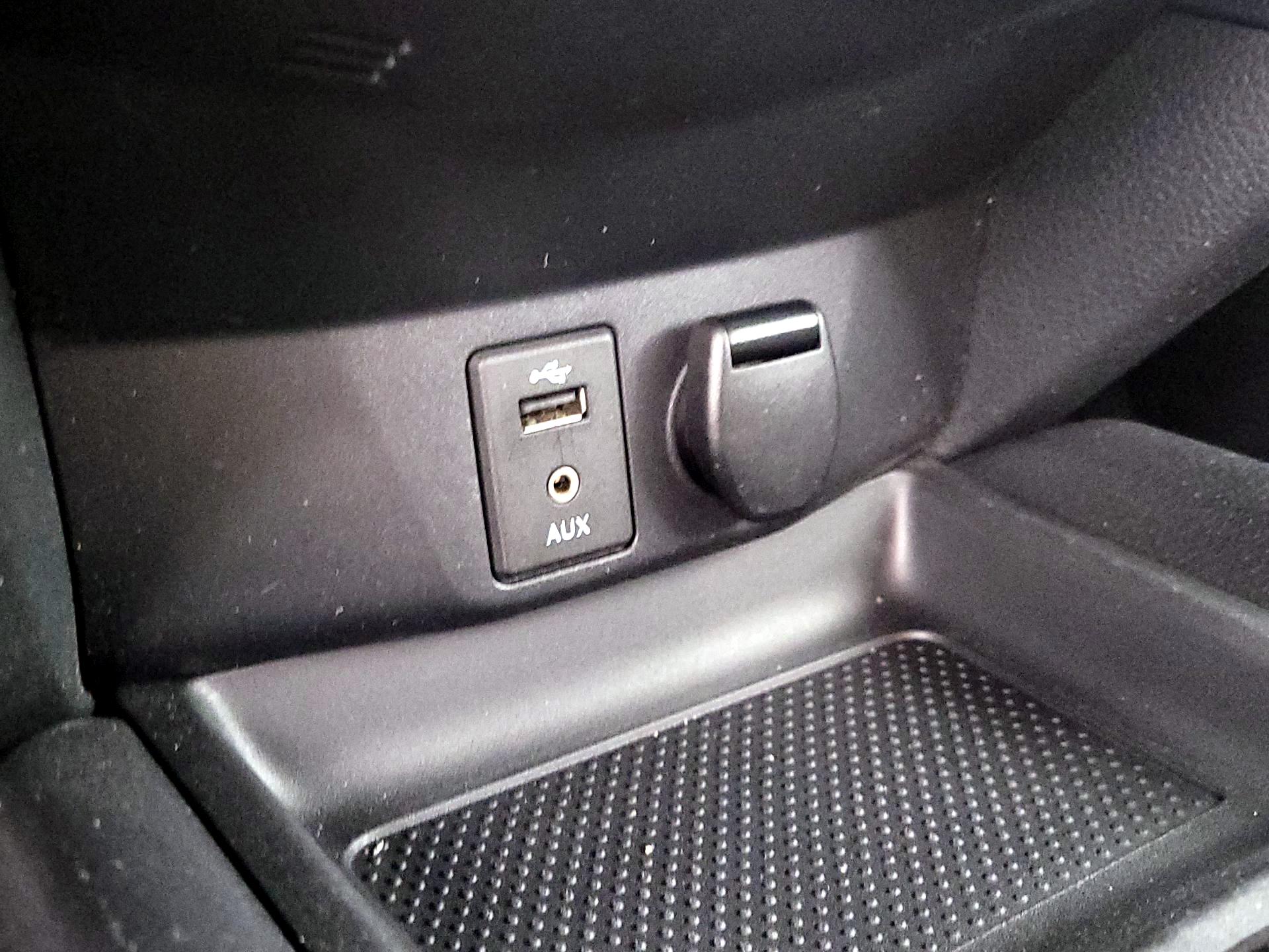 Thumbnail: 2016 Nissan Rogue - 18