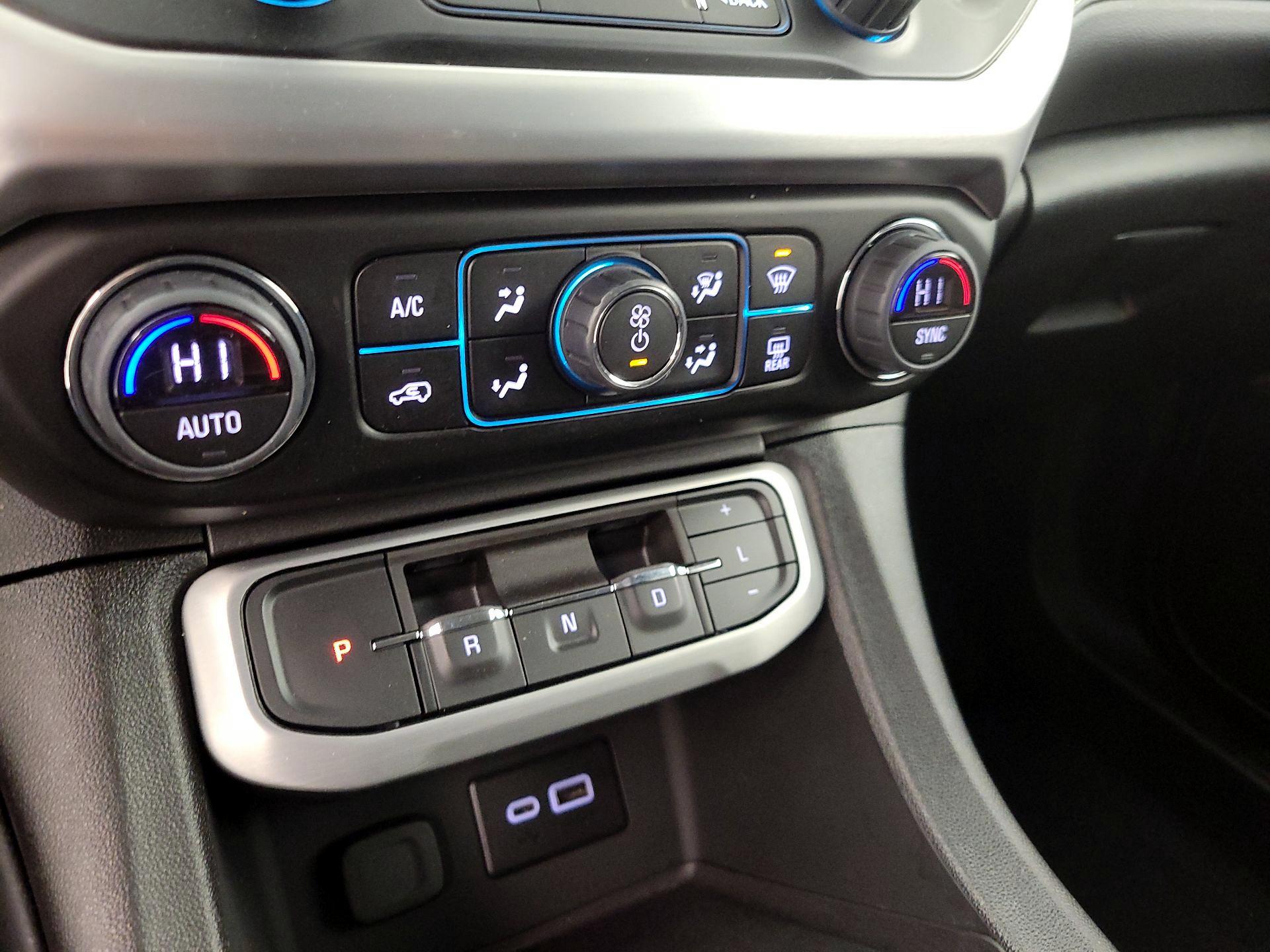 Thumbnail: 2023 GMC Acadia - 16