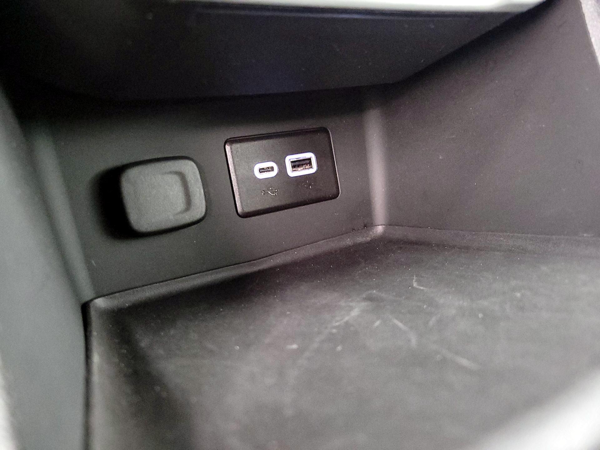 Thumbnail: 2023 GMC Acadia - 18