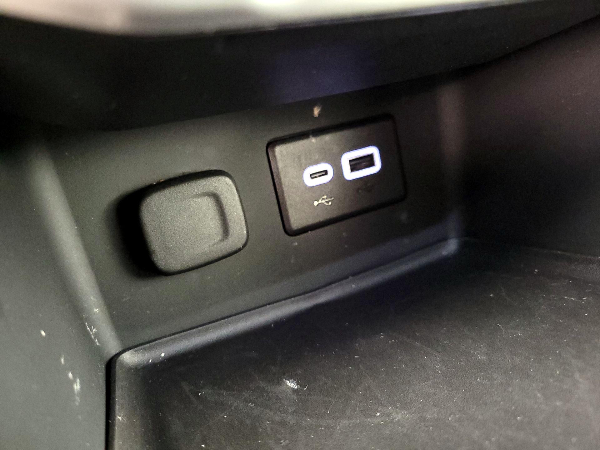 Thumbnail: 2023 GMC Acadia - 19