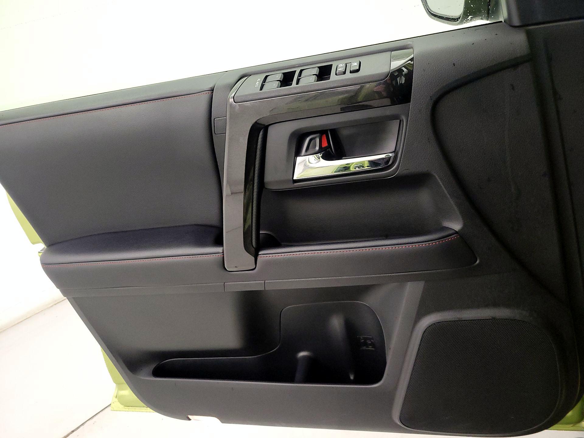 Thumbnail: 2022 Toyota 4Runner - 12