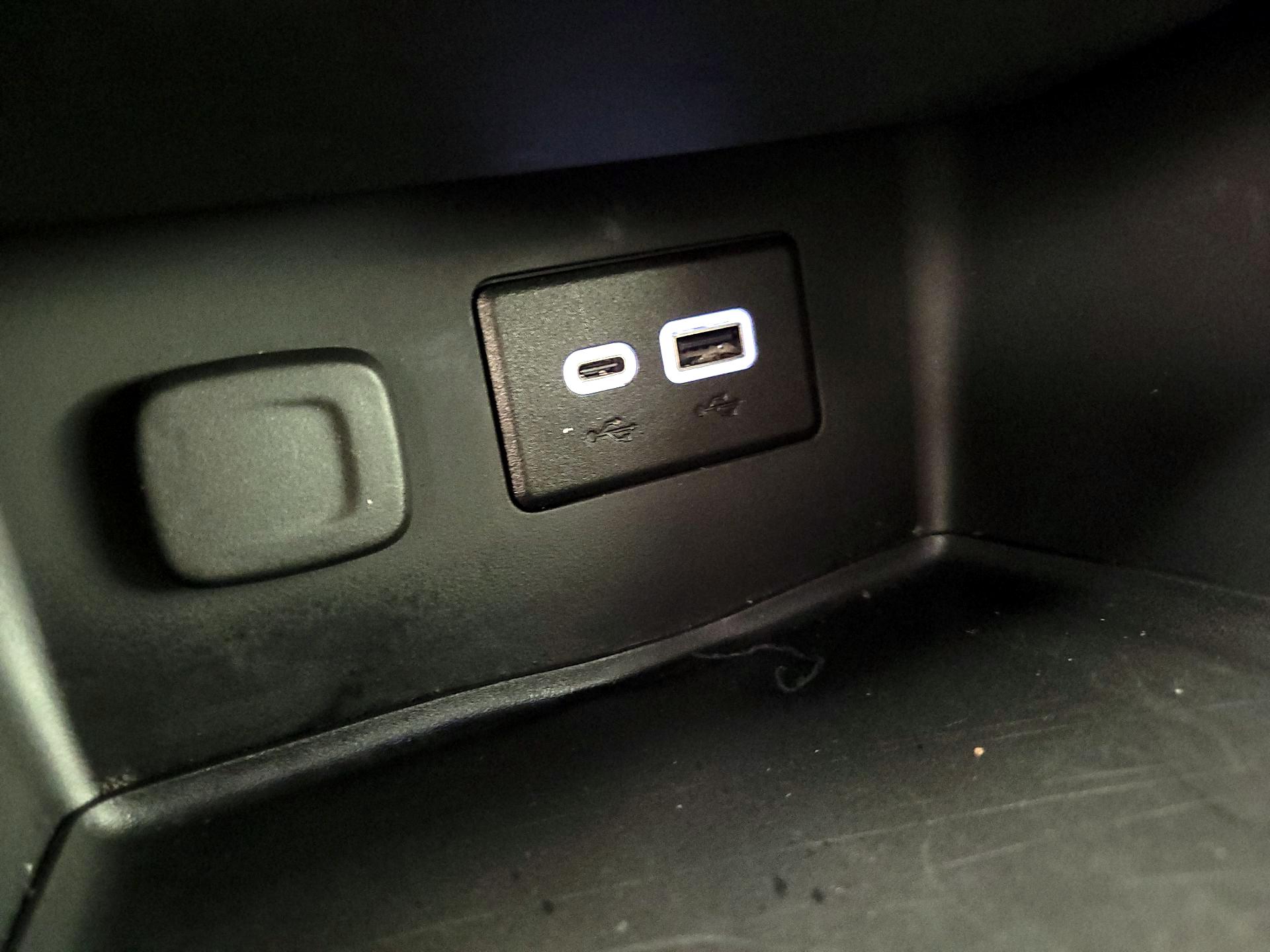 Thumbnail: 2023 GMC Acadia - 18