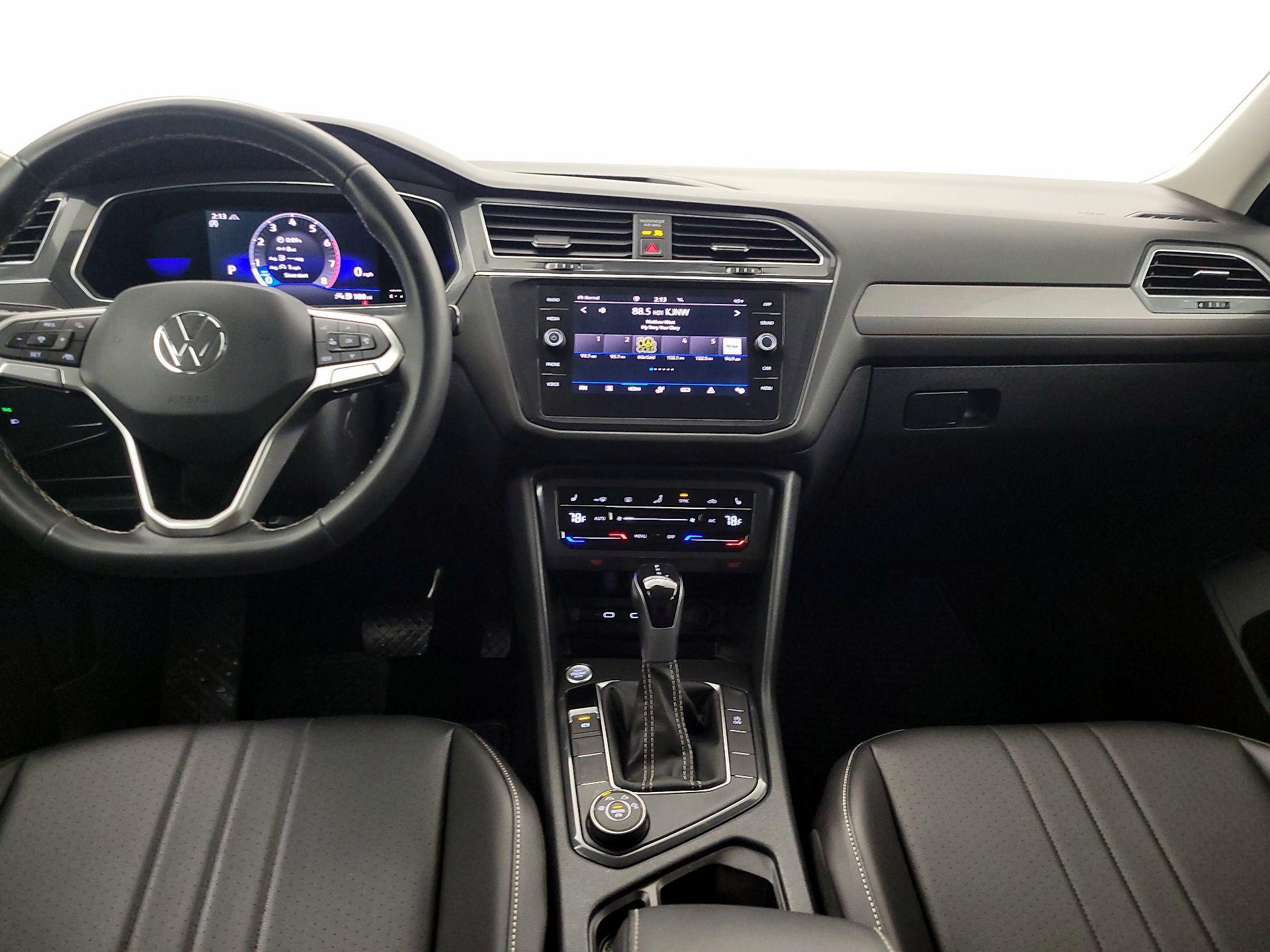 Thumbnail: 2022 Volkswagen Tiguan - 9