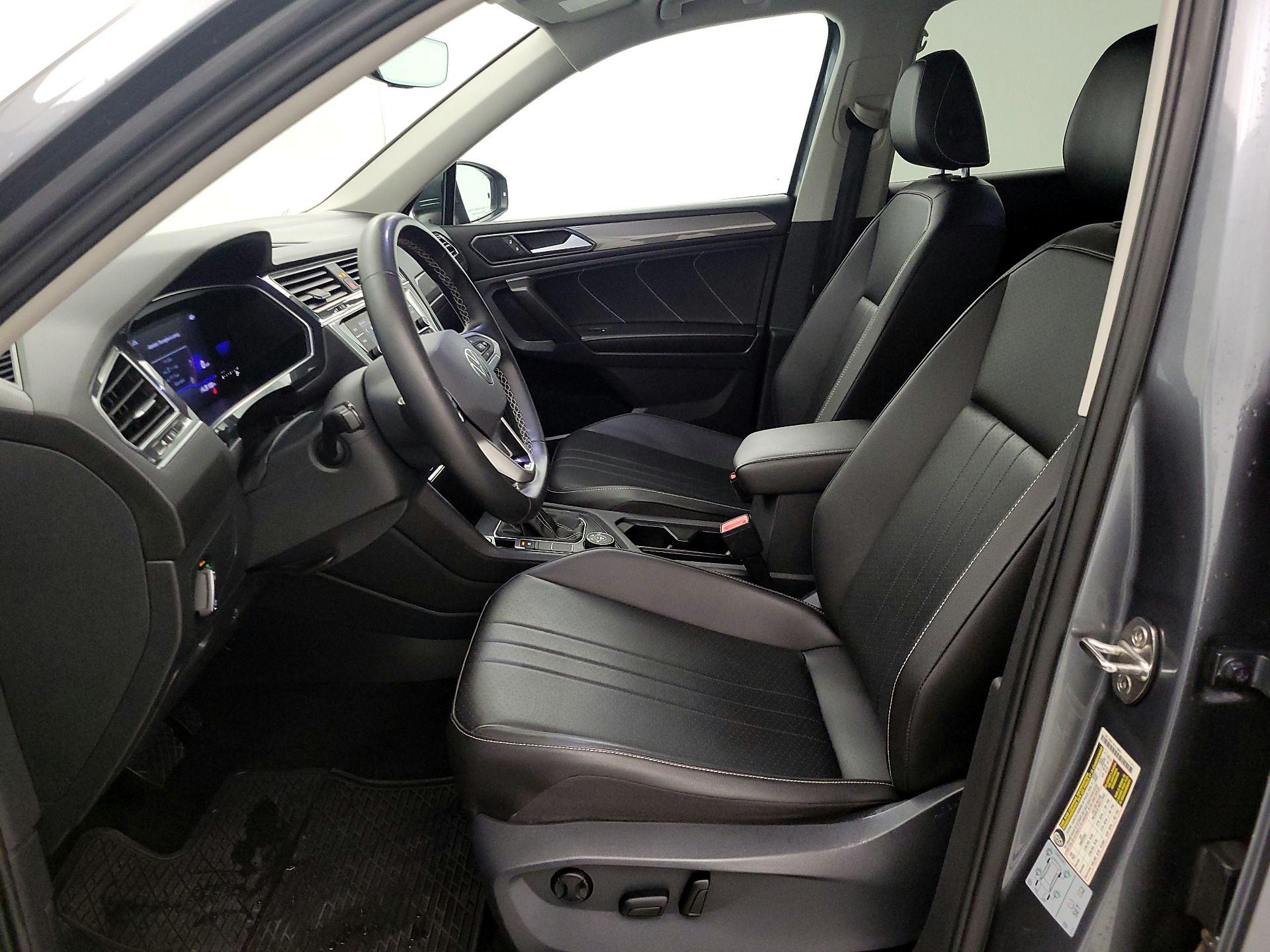 Thumbnail: 2022 Volkswagen Tiguan - 11