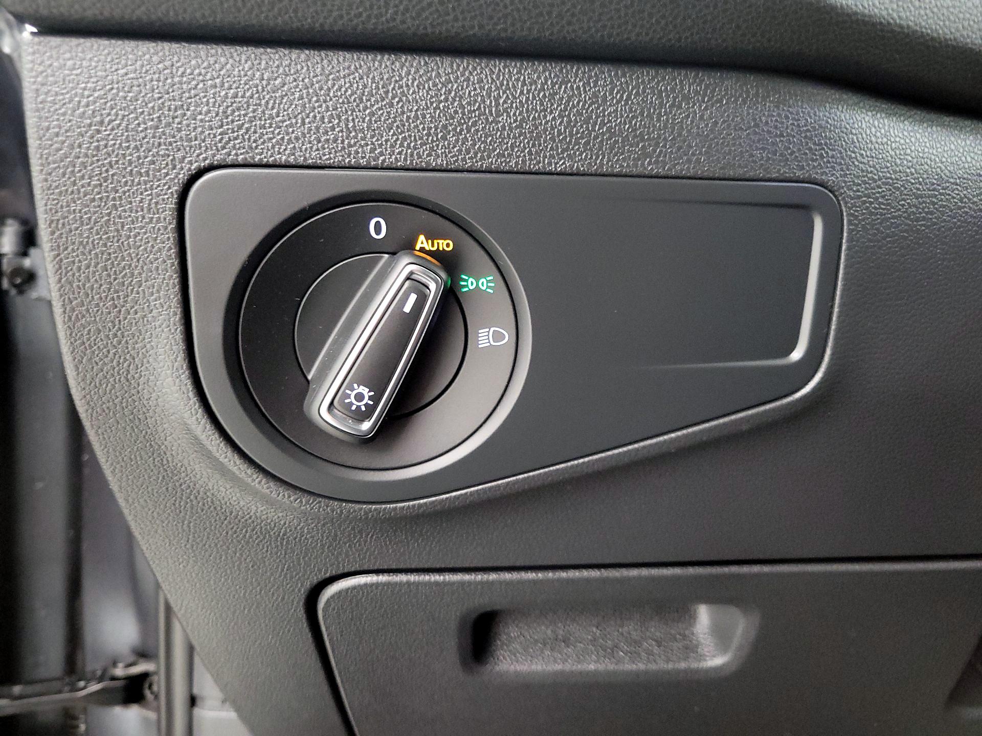 Thumbnail: 2022 Volkswagen Tiguan - 13