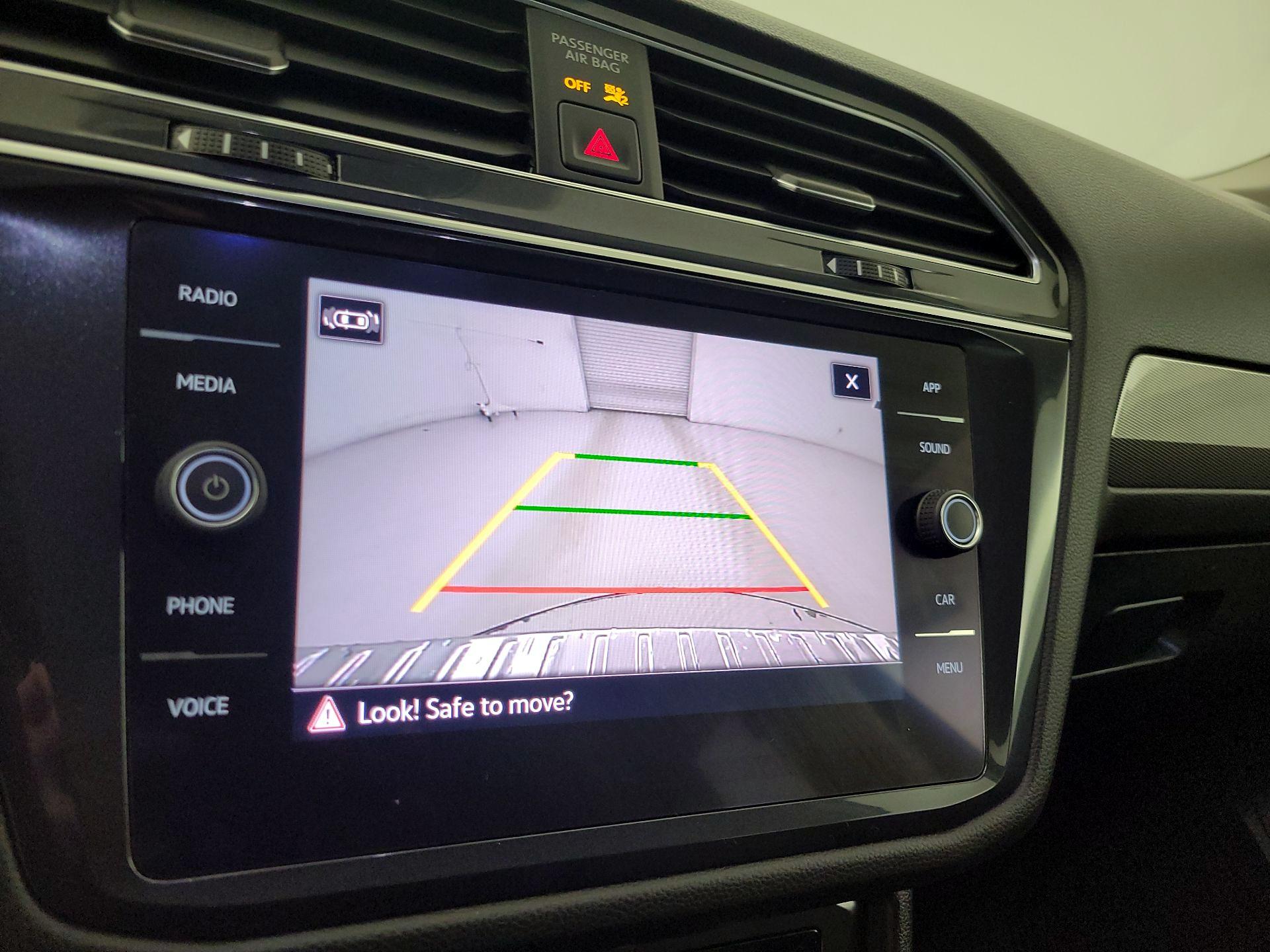 Thumbnail: 2022 Volkswagen Tiguan - 14