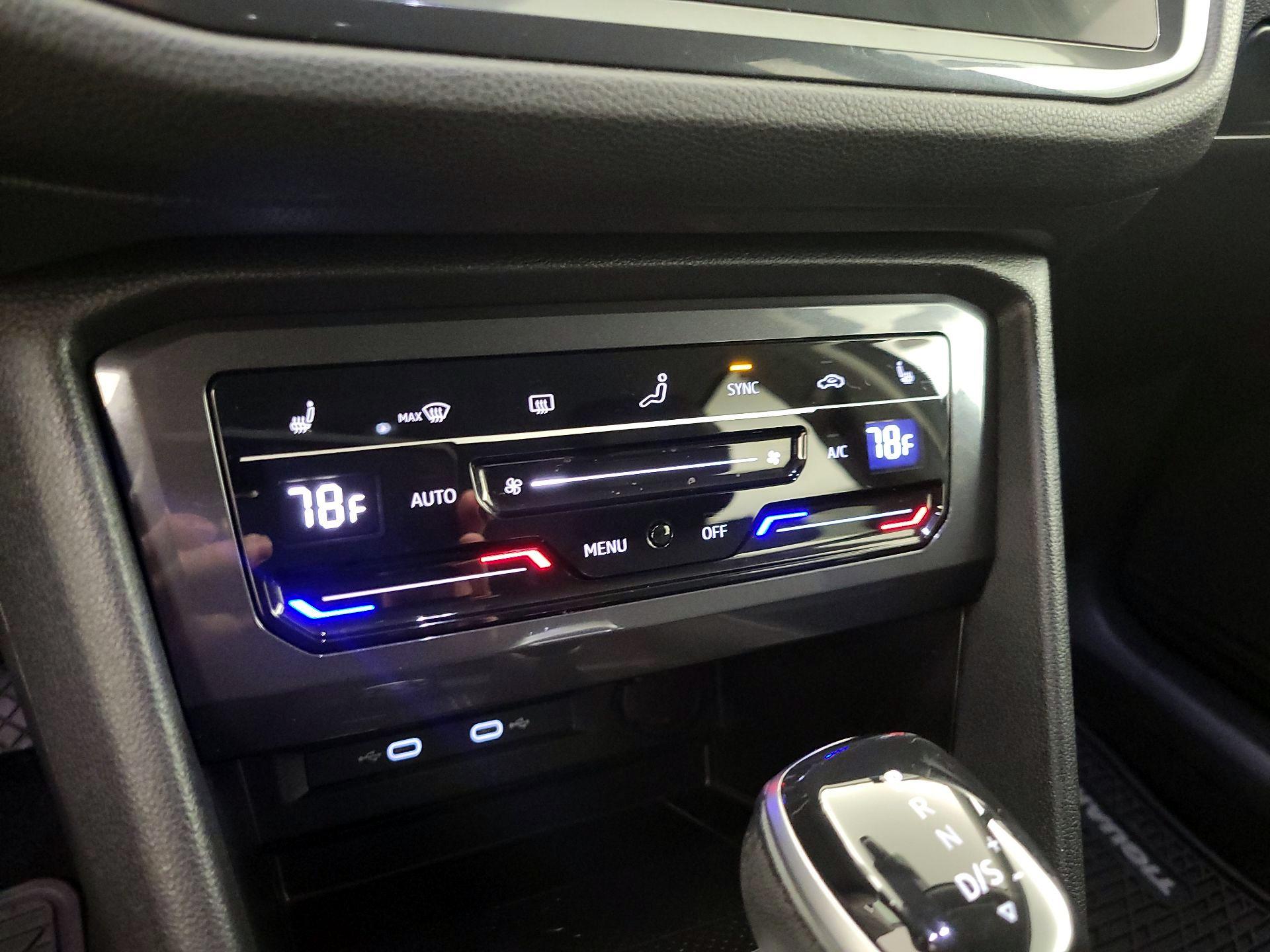 Thumbnail: 2022 Volkswagen Tiguan - 16