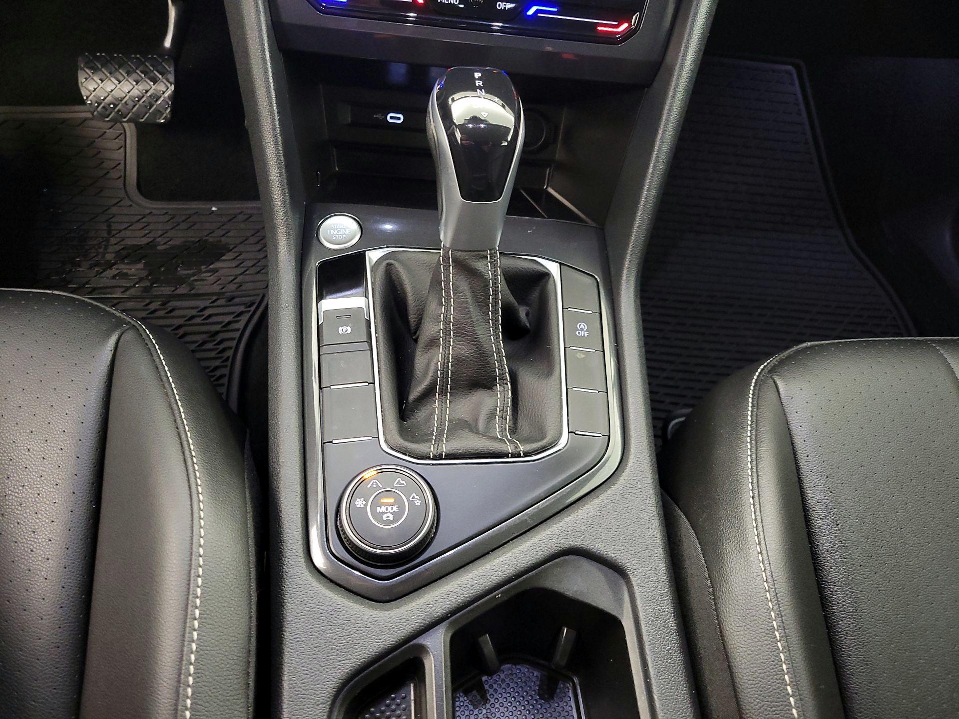 Thumbnail: 2022 Volkswagen Tiguan - 17