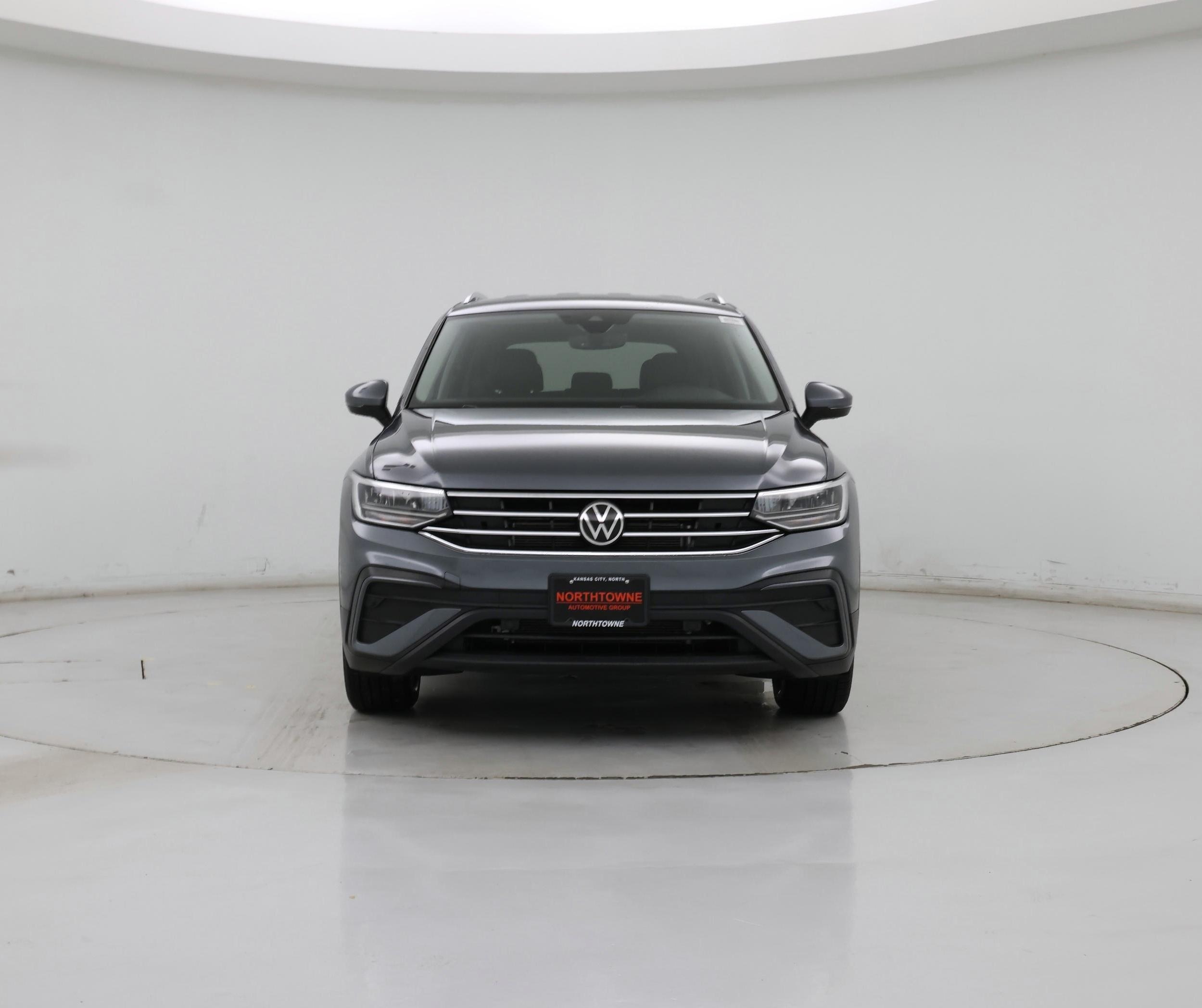 Thumbnail: 2022 Volkswagen Tiguan - 5