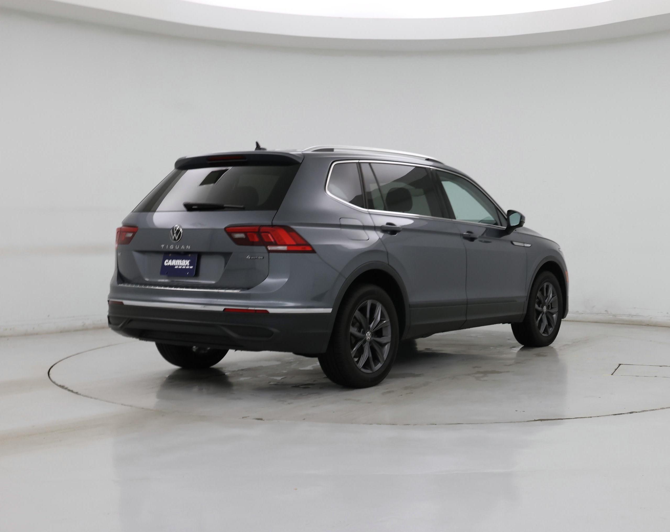 Thumbnail: 2022 Volkswagen Tiguan - 8