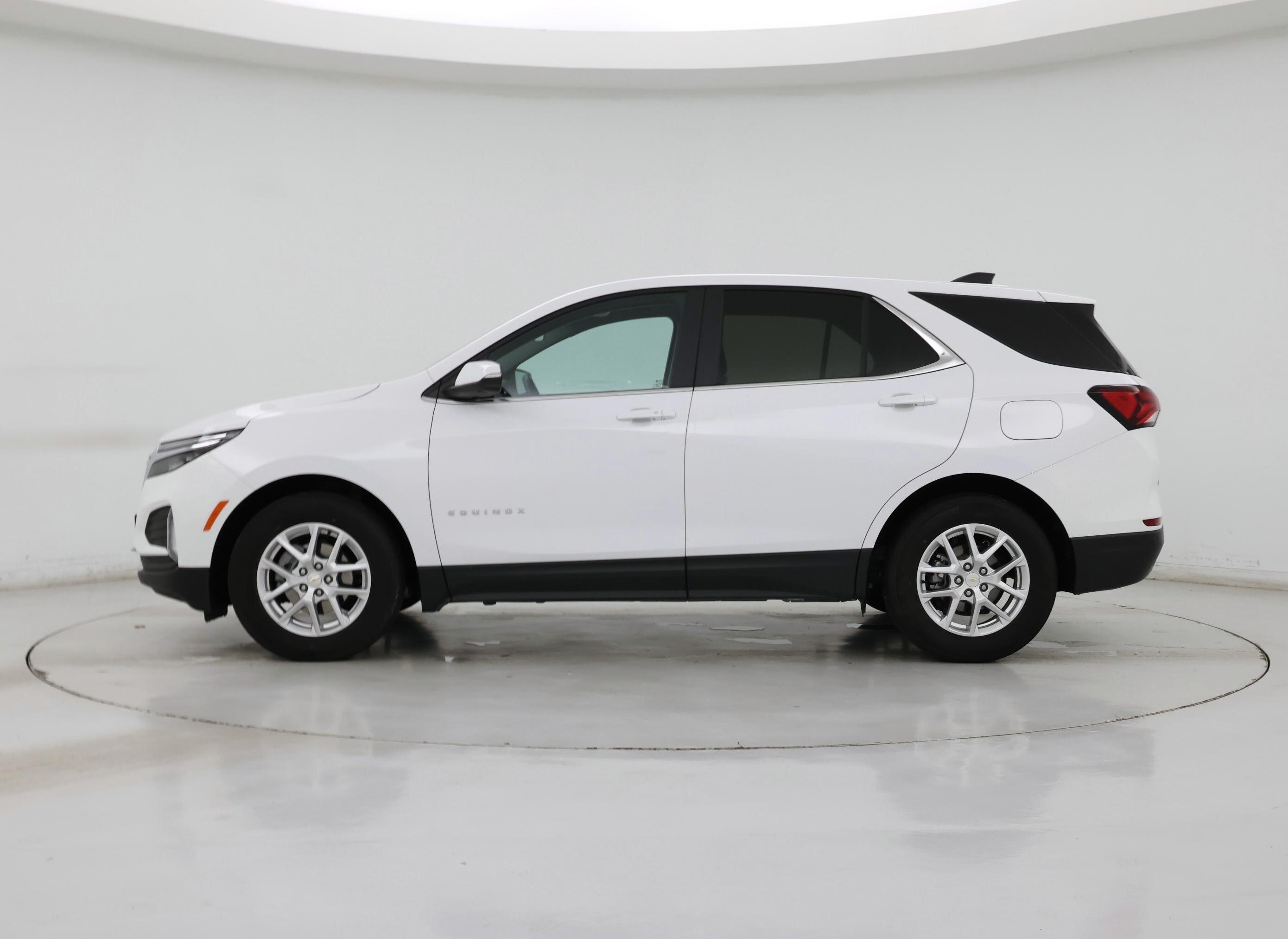 Thumbnail: 2022 Chevrolet Equinox - 3