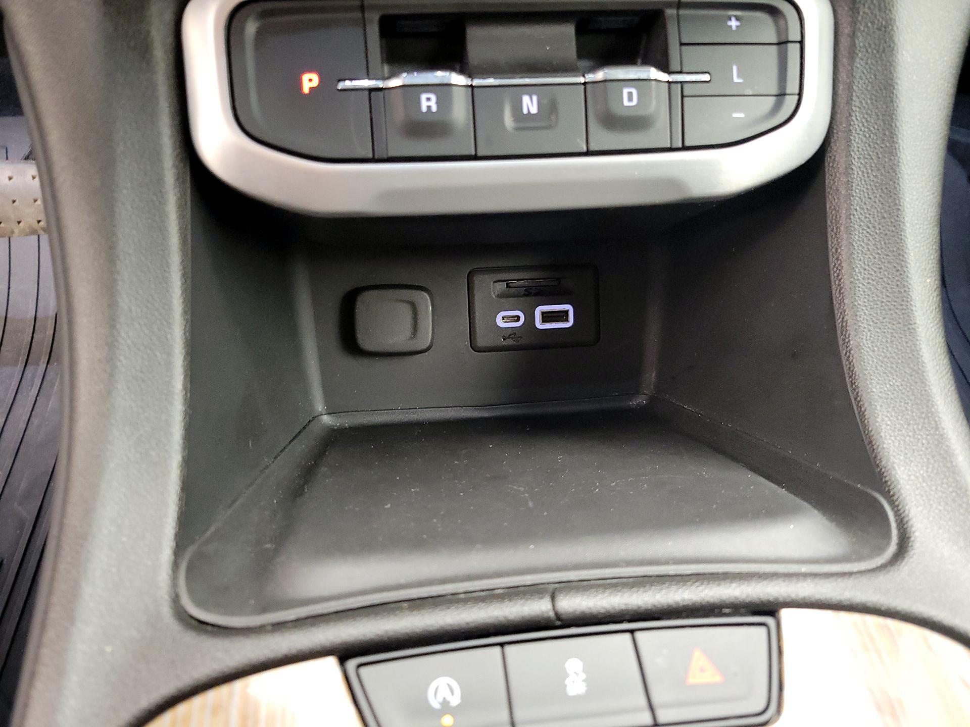 Thumbnail: 2023 GMC Acadia - 18