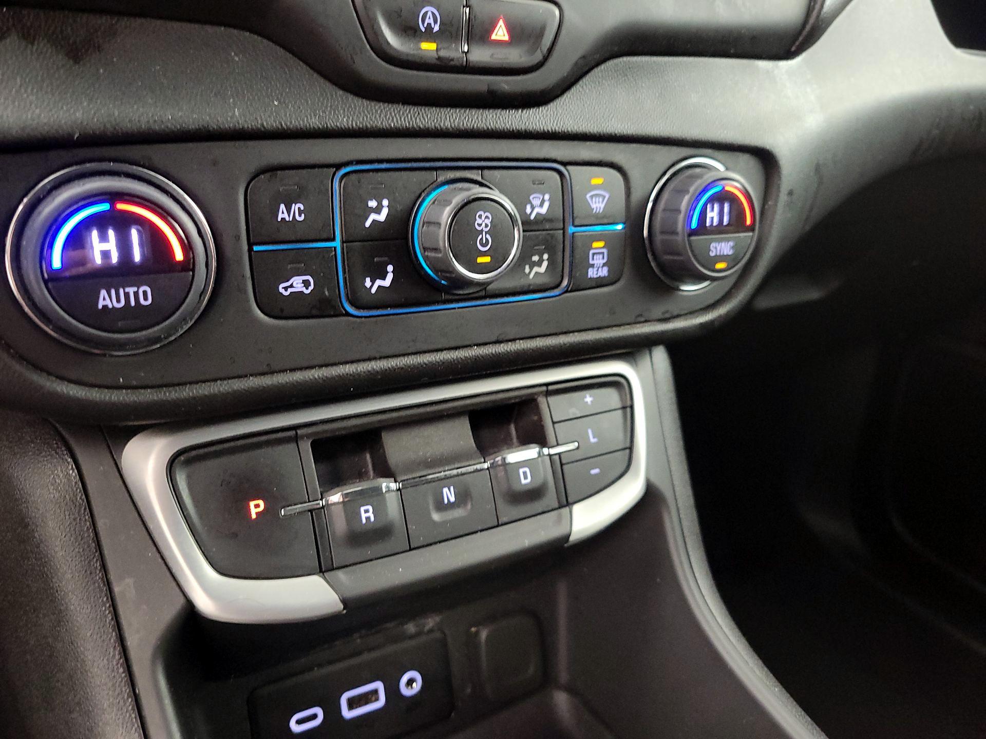 Thumbnail: 2022 GMC Terrain - 16