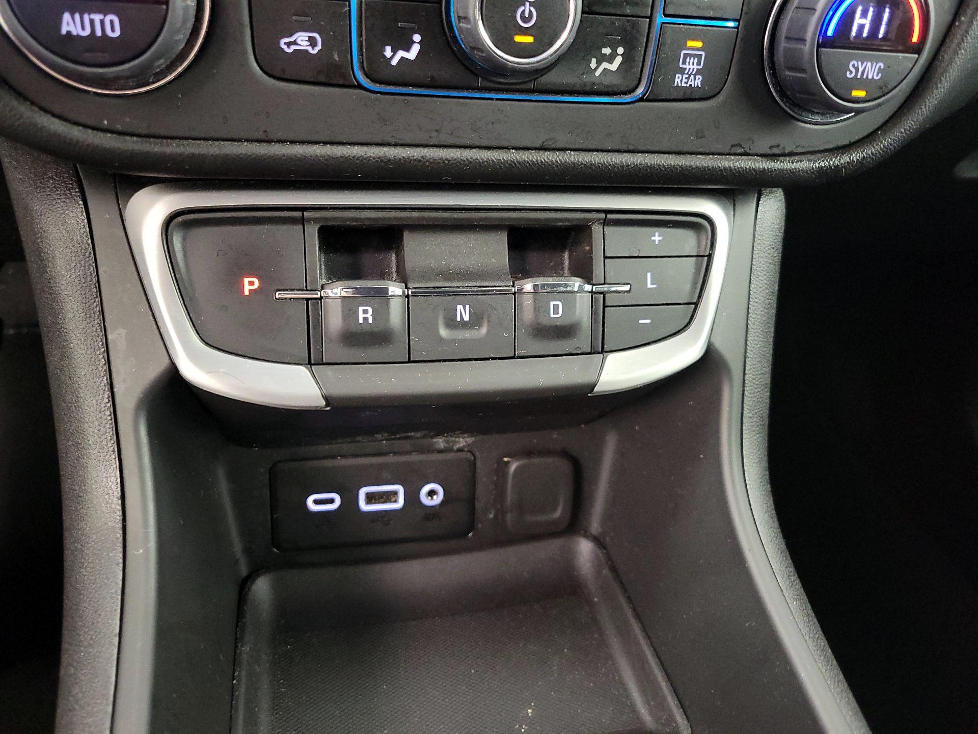 Thumbnail: 2022 GMC Terrain - 17