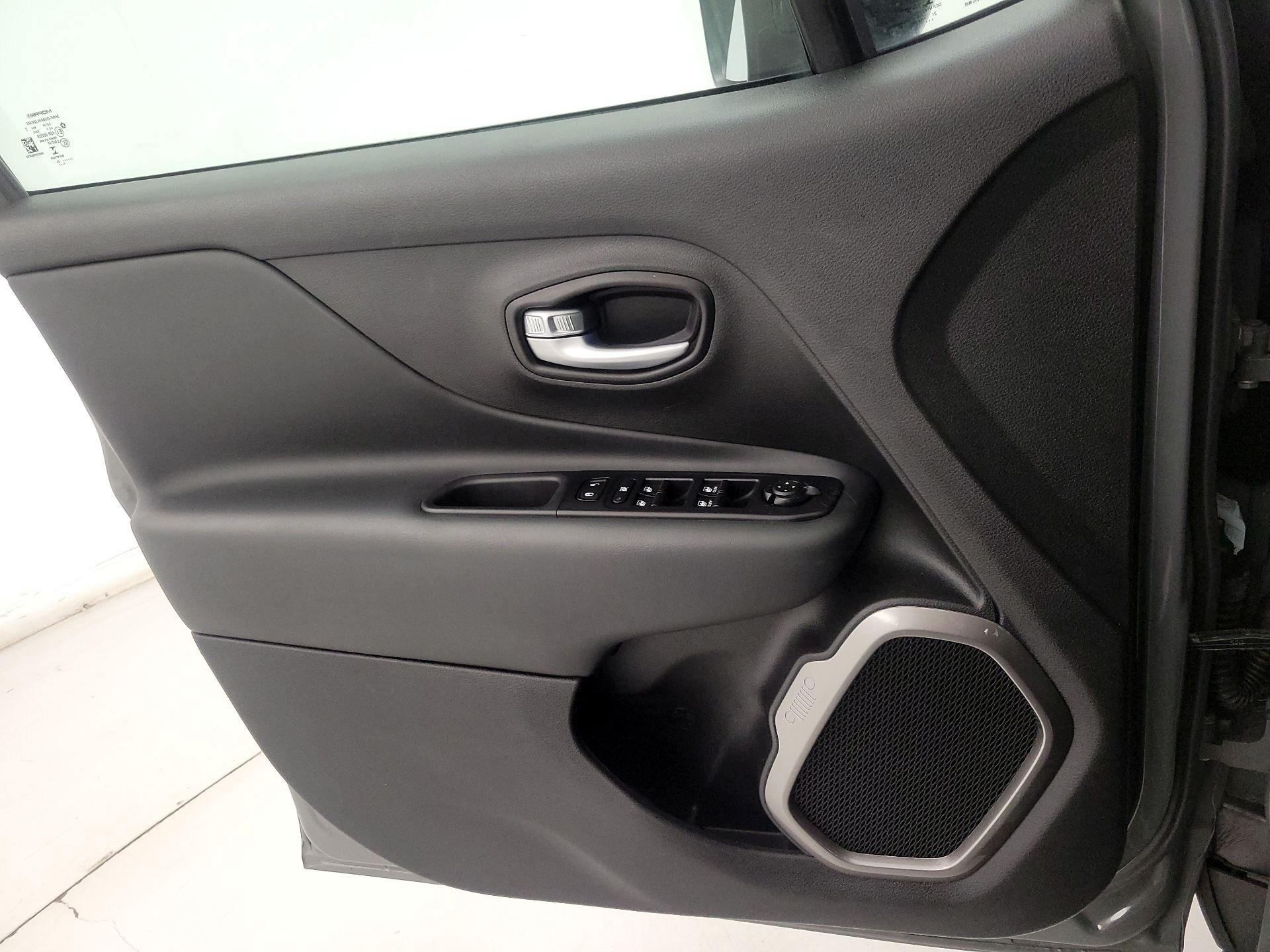 Thumbnail: 2022 Jeep Renegade - 12