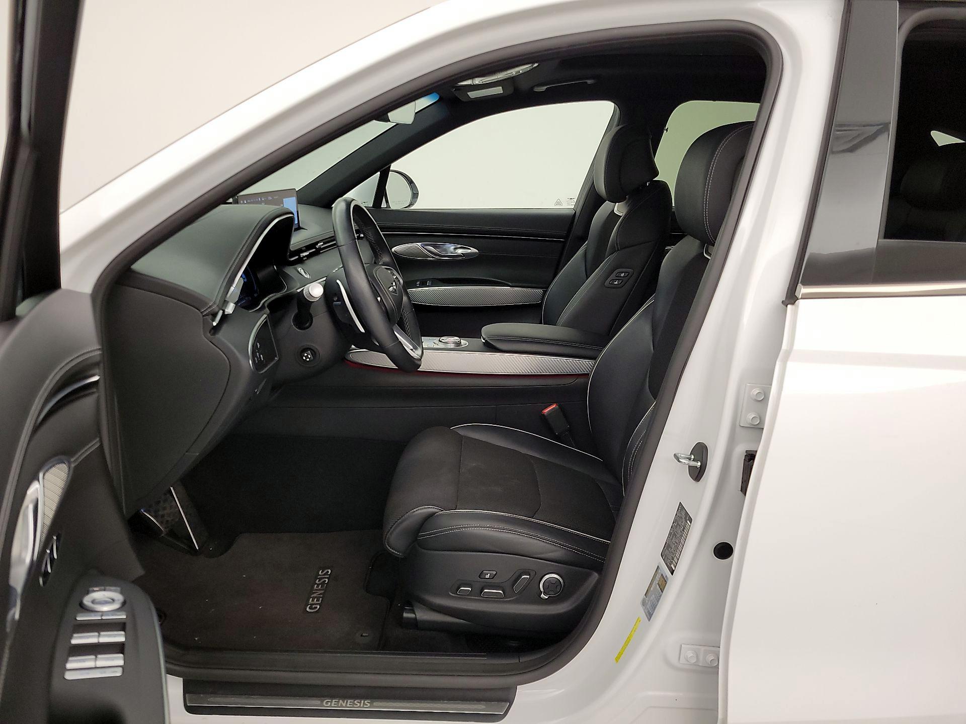 Thumbnail: 2023 Genesis GV70 - 11