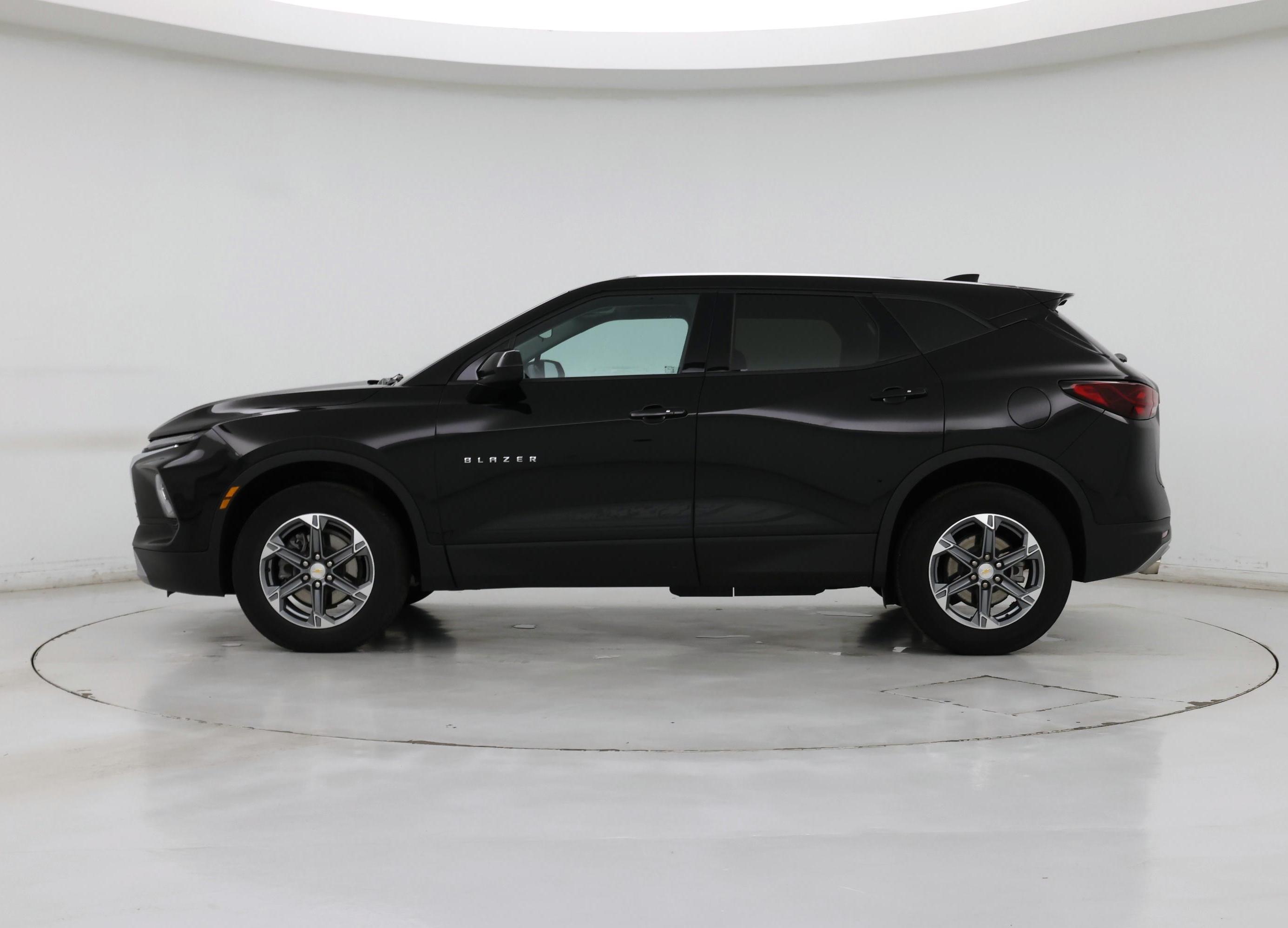 Thumbnail: 2023 Chevrolet Blazer - 3