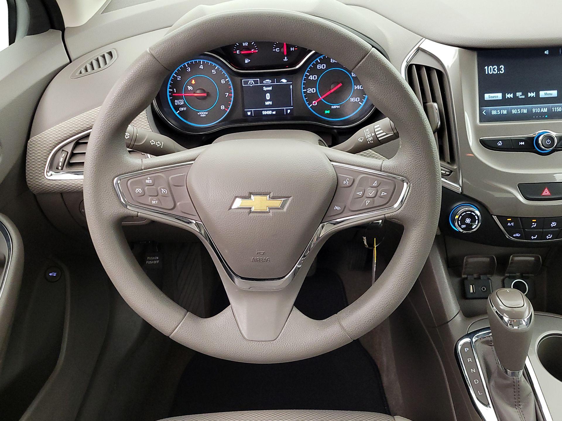 Thumbnail: 2018 Chevrolet Cruze - 10