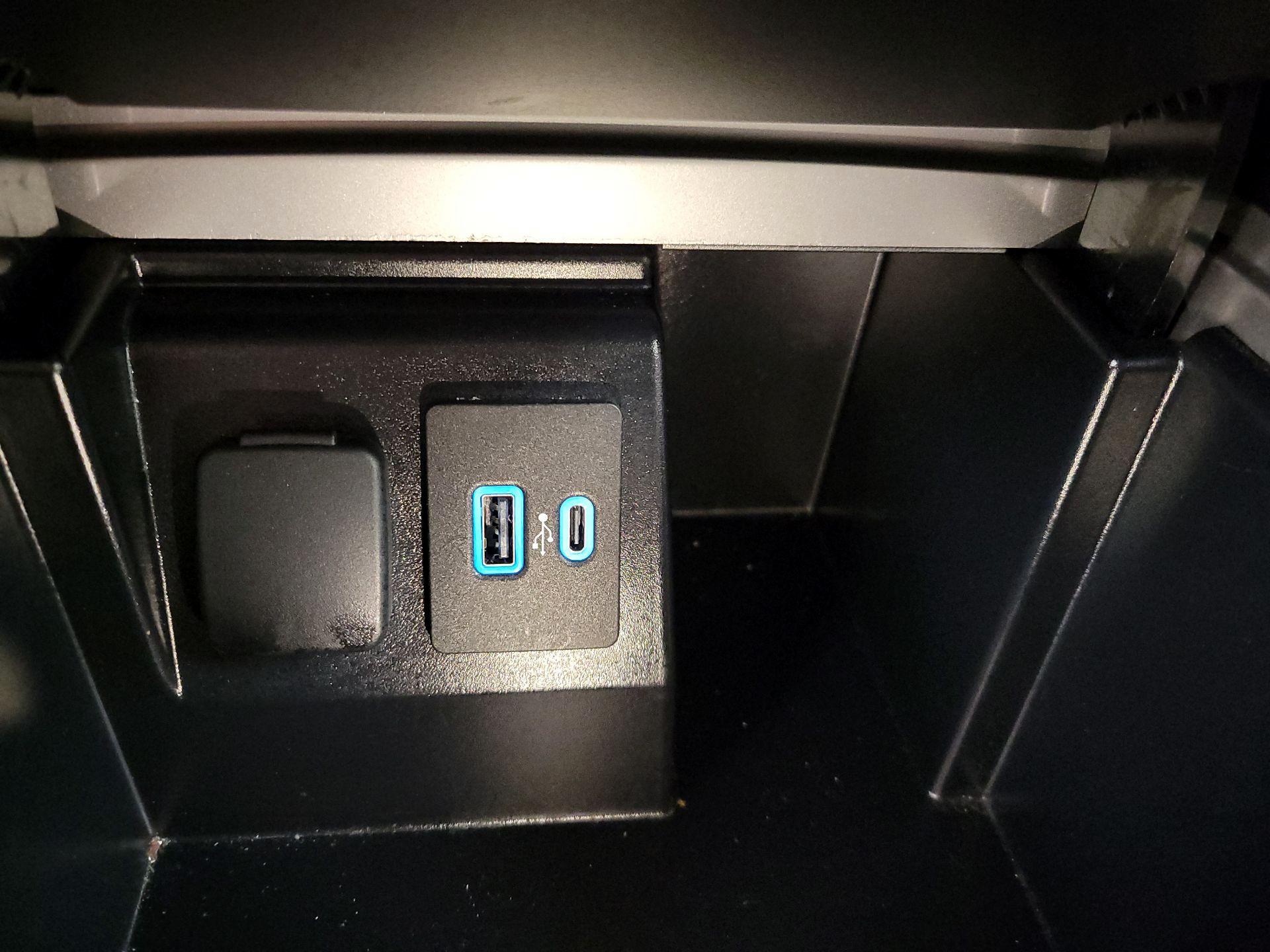 Thumbnail: 2023 Ford Explorer - 19