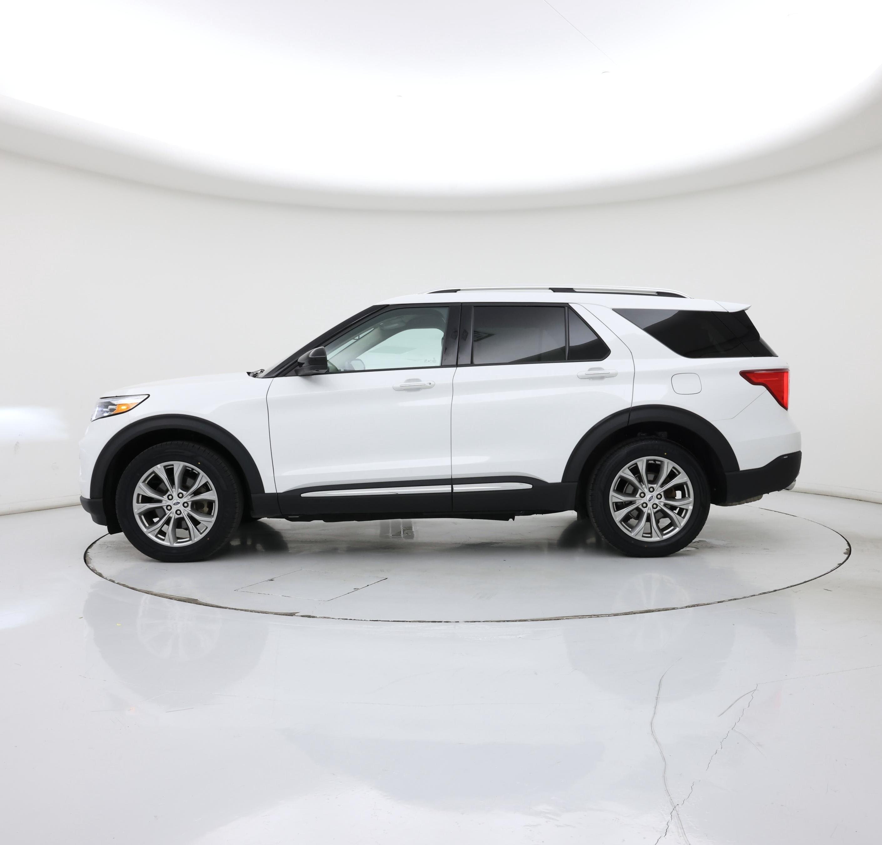 Thumbnail: 2023 Ford Explorer - 3