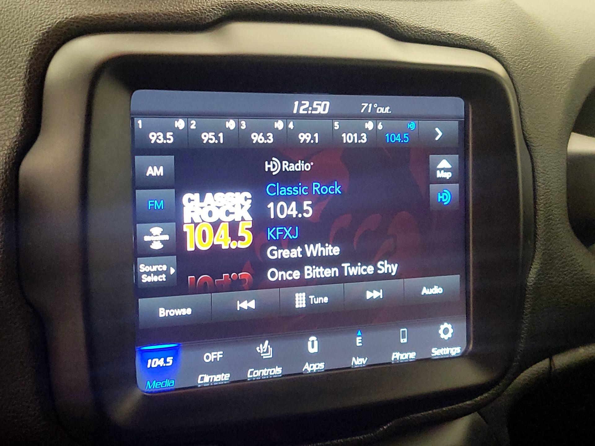 Thumbnail: 2021 Jeep Renegade - 16