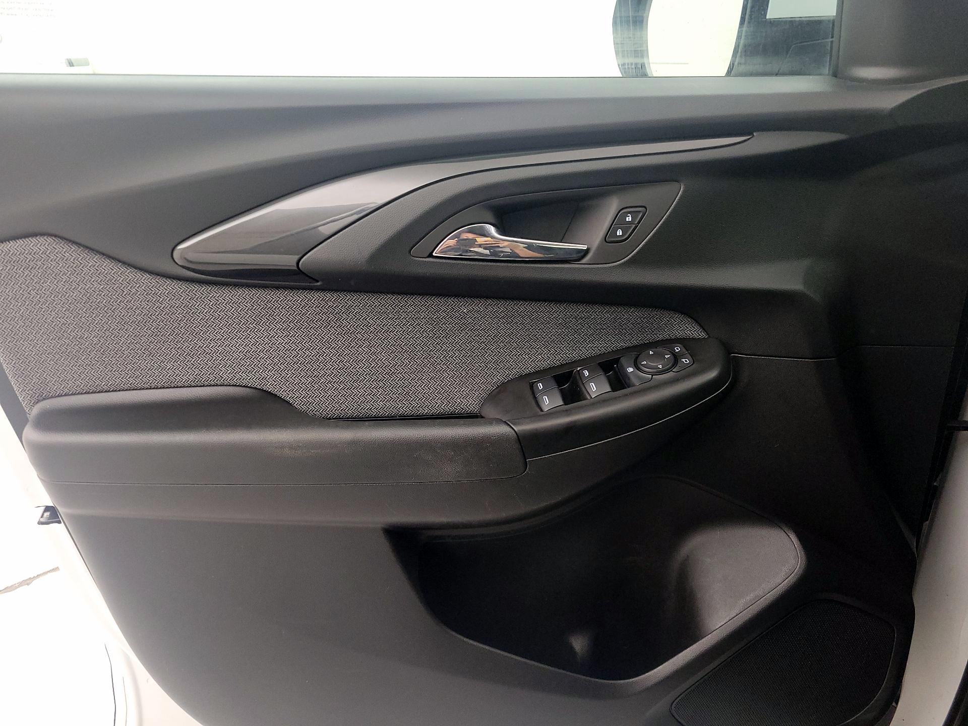 Thumbnail: 2023 Chevrolet TrailBlazer - 12