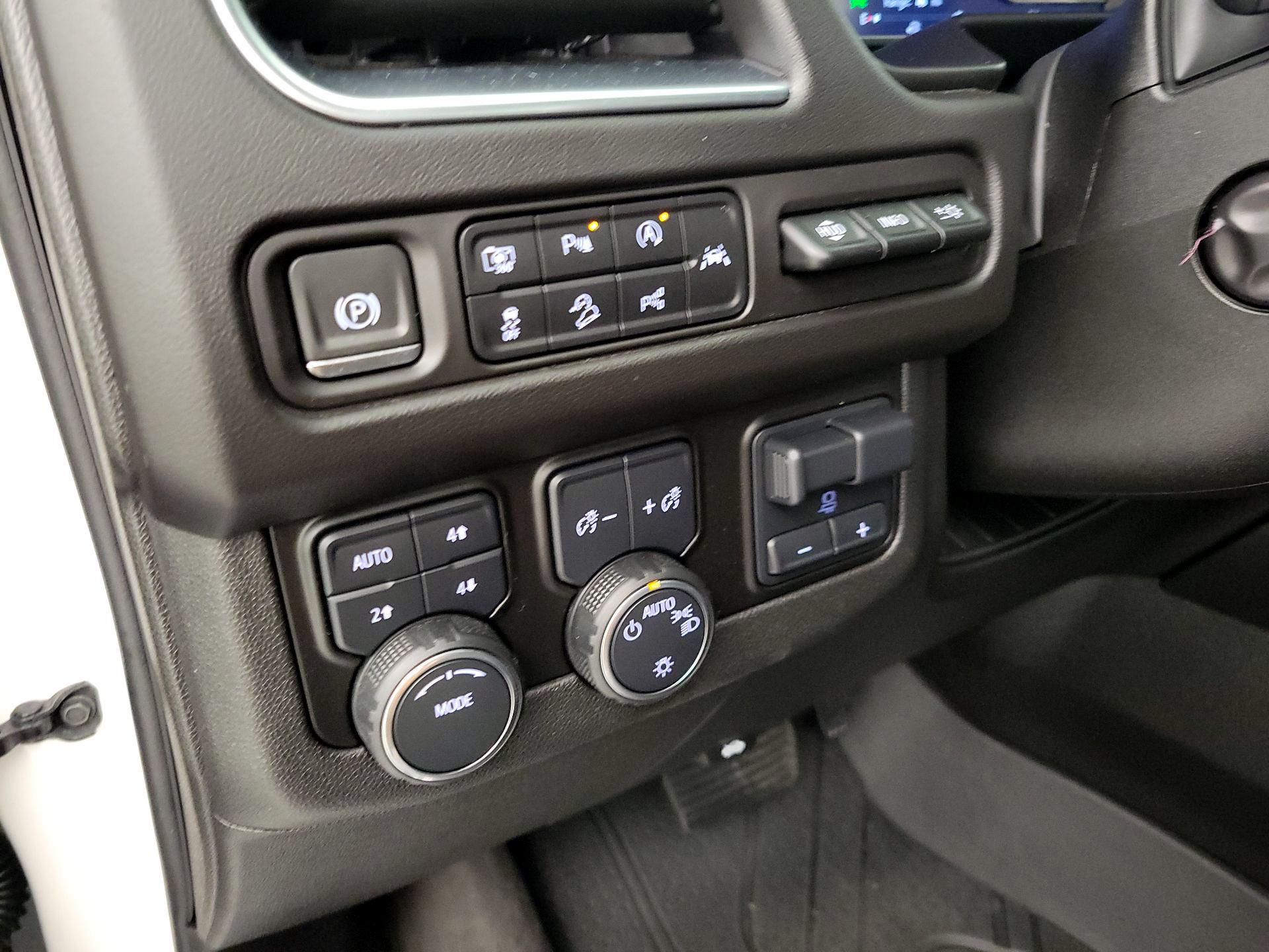 Thumbnail: 2023 Chevrolet Tahoe - 13