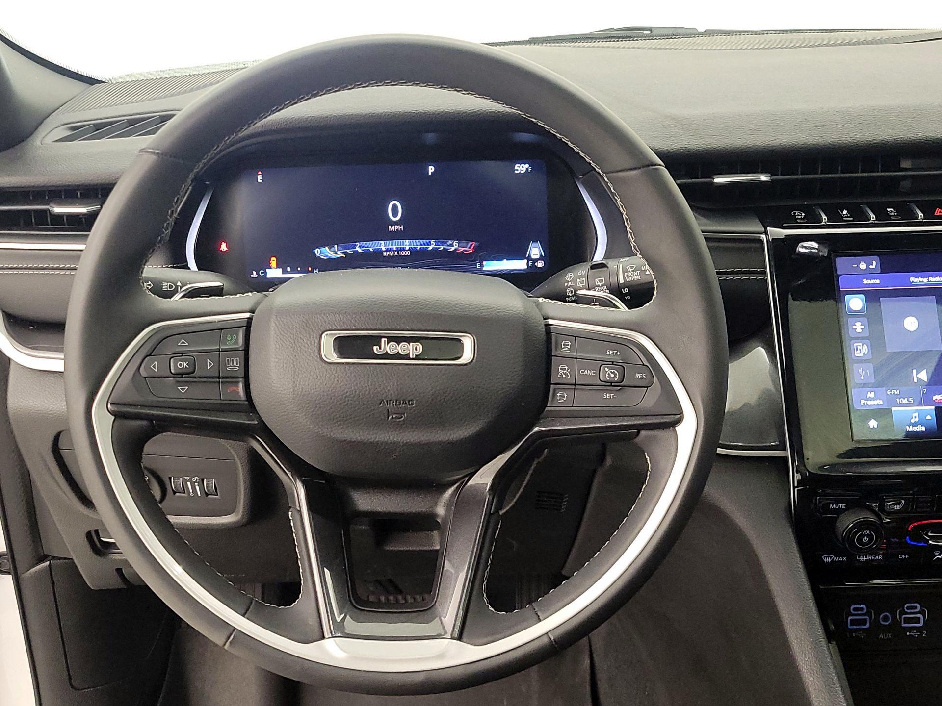 Thumbnail: 2023 Jeep Grand Cherokee - 10