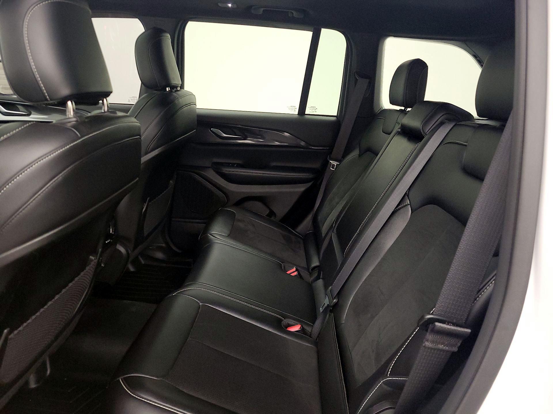 Thumbnail: 2023 Jeep Grand Cherokee - 20