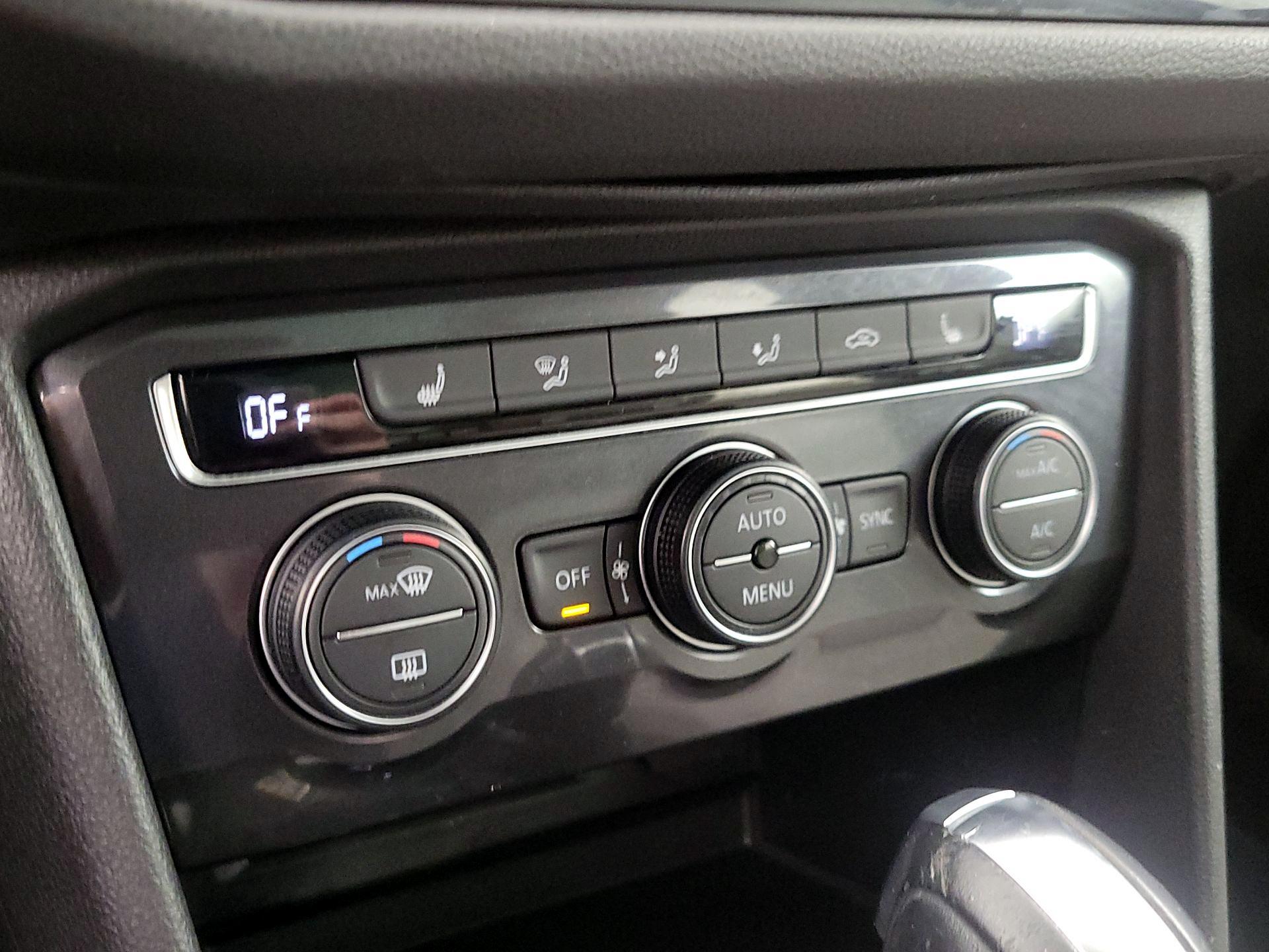 Thumbnail: 2019 Volkswagen Tiguan - 16