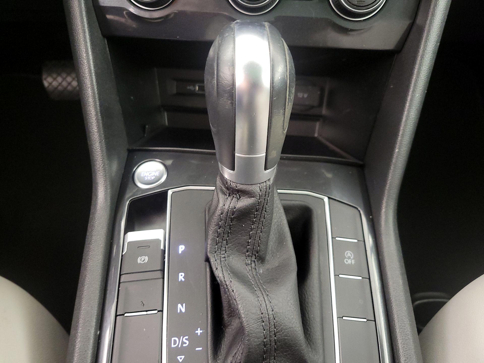 Thumbnail: 2019 Volkswagen Tiguan - 17