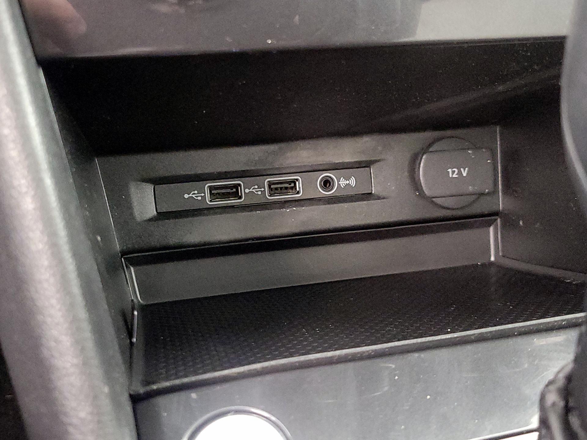 Thumbnail: 2019 Volkswagen Tiguan - 18