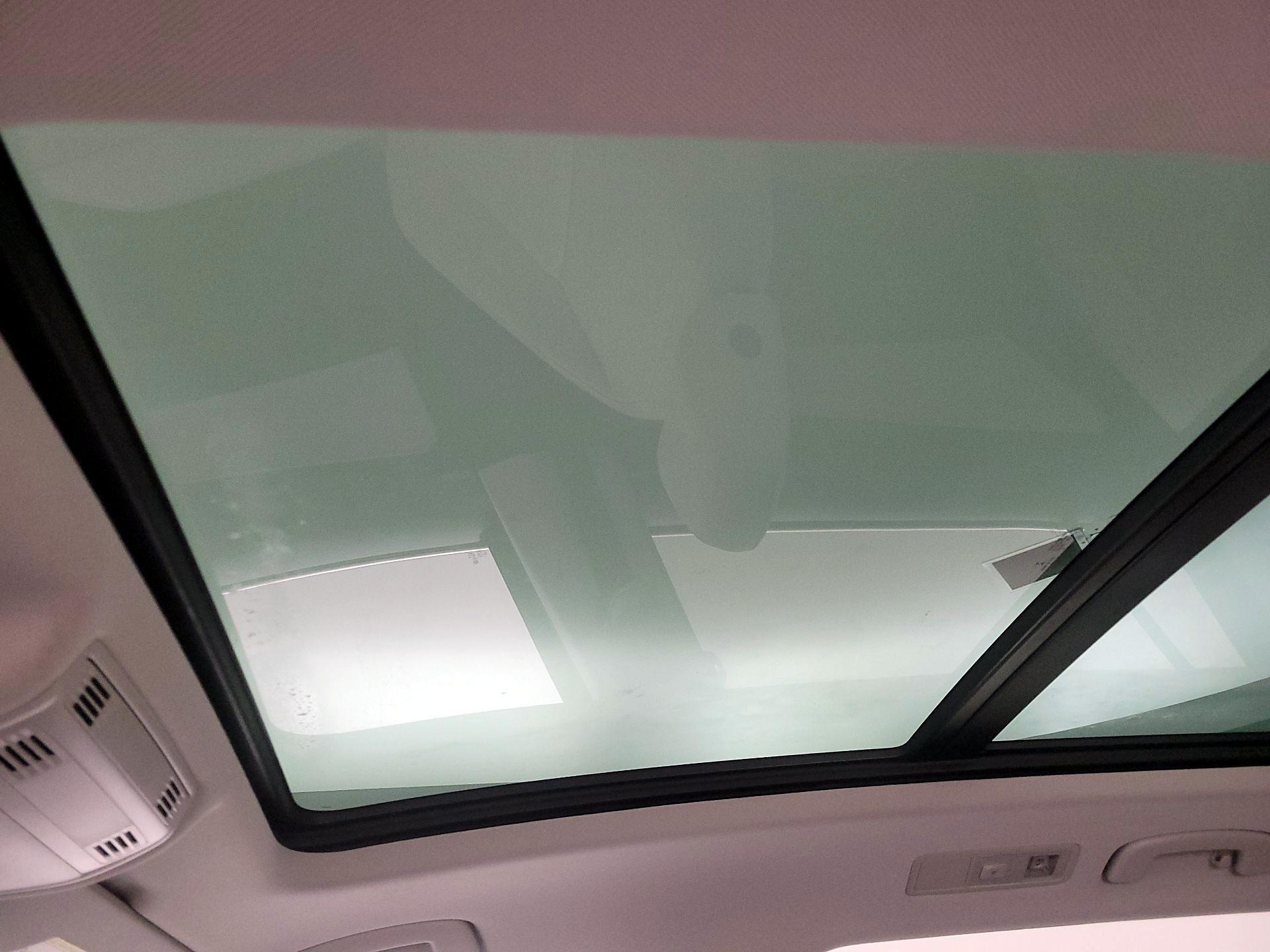 Thumbnail: 2019 Volkswagen Tiguan - 19