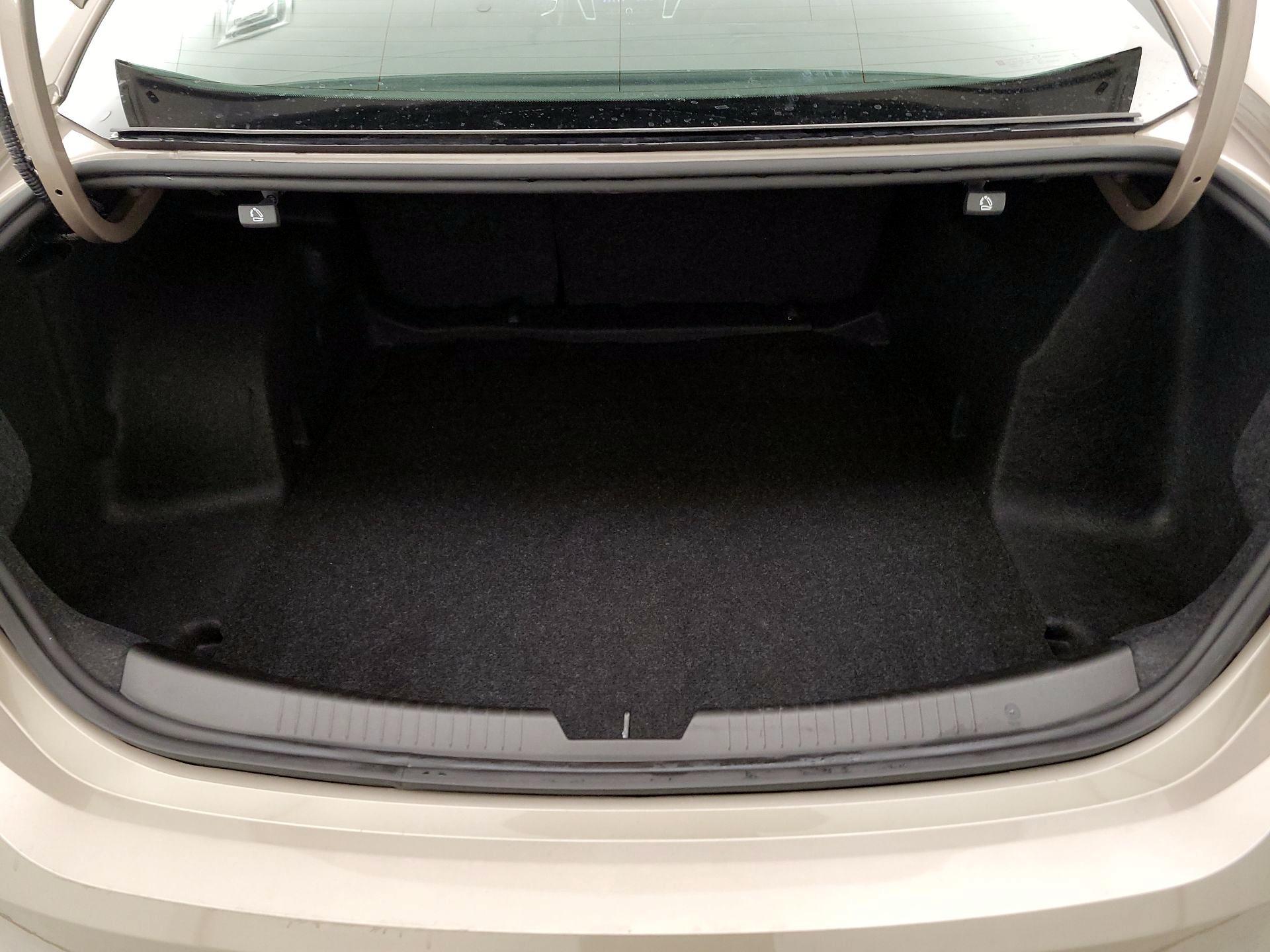 Thumbnail: 2023 Chevrolet Malibu - 20