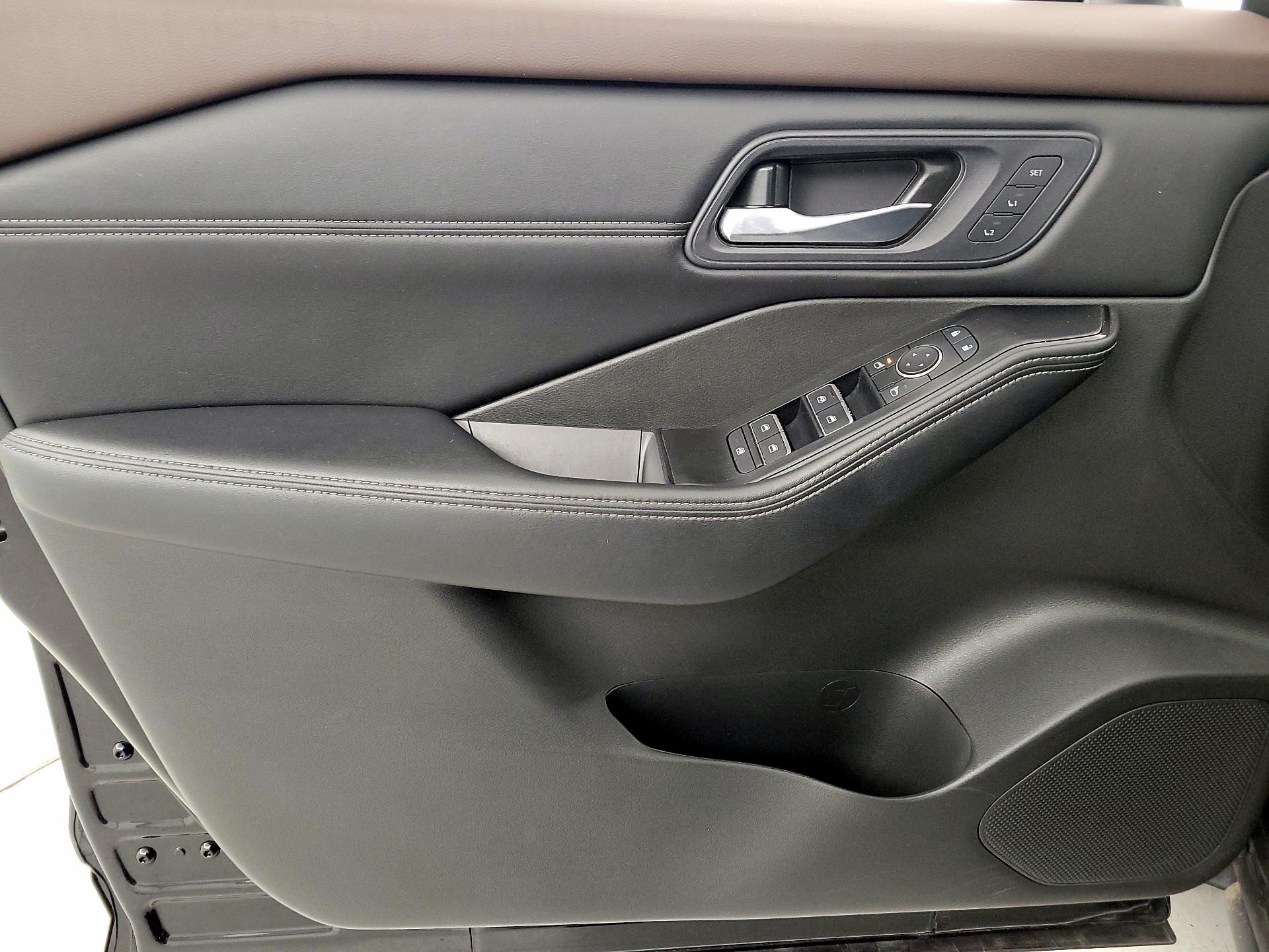 Thumbnail: 2023 Nissan Rogue - 12