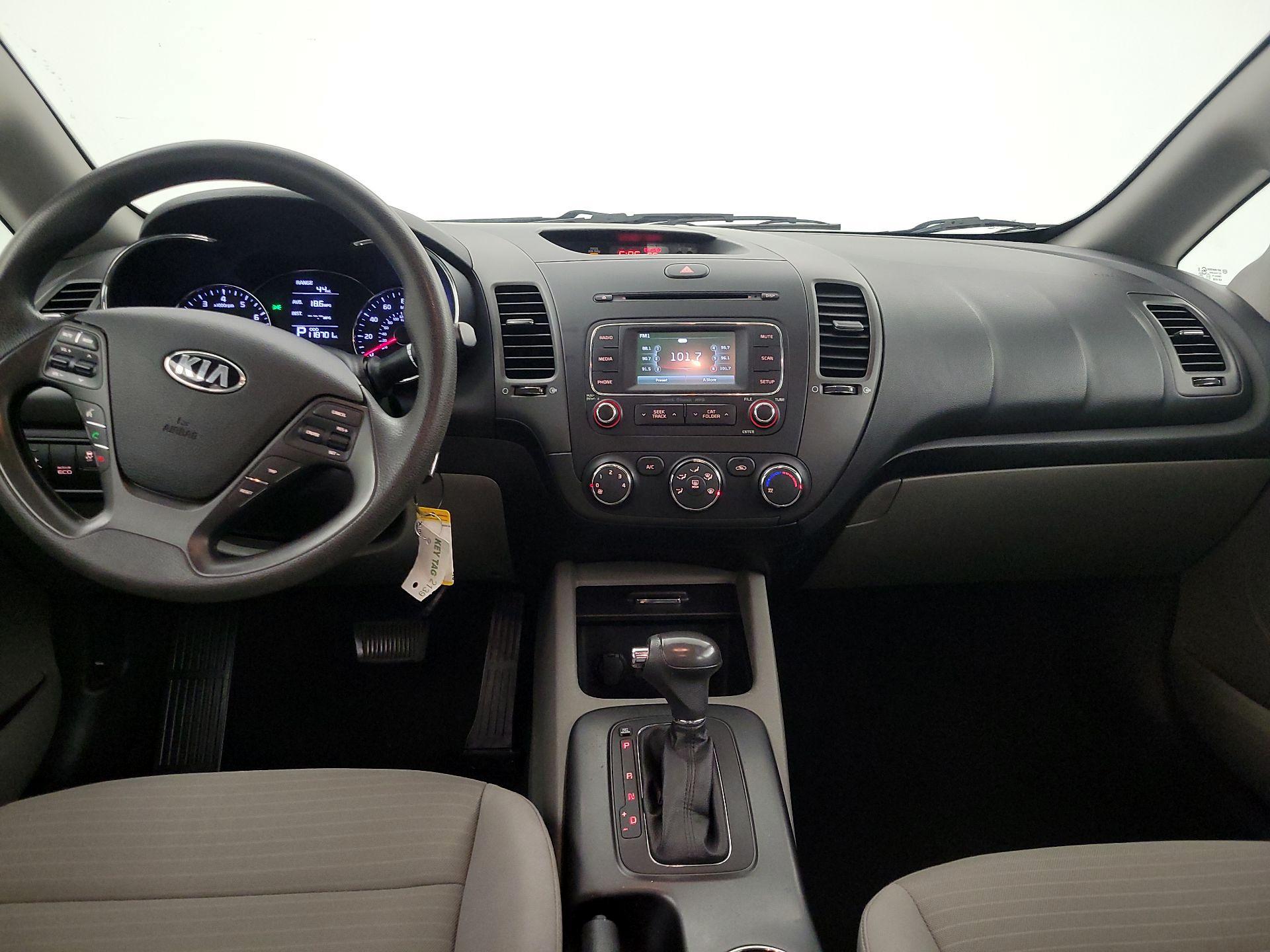 Thumbnail: 2016 Kia Forte - 9