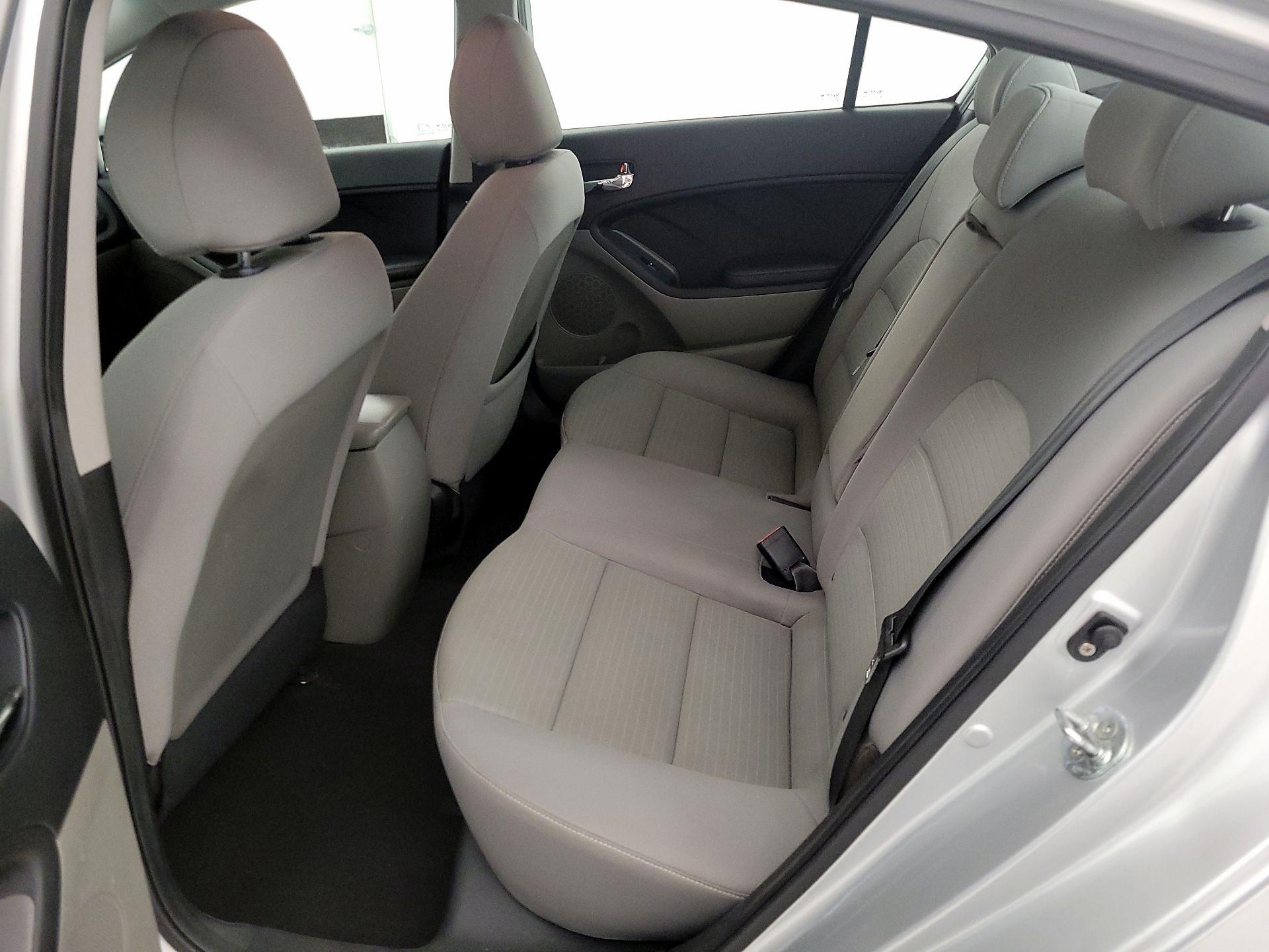 Thumbnail: 2016 Kia Forte - 19