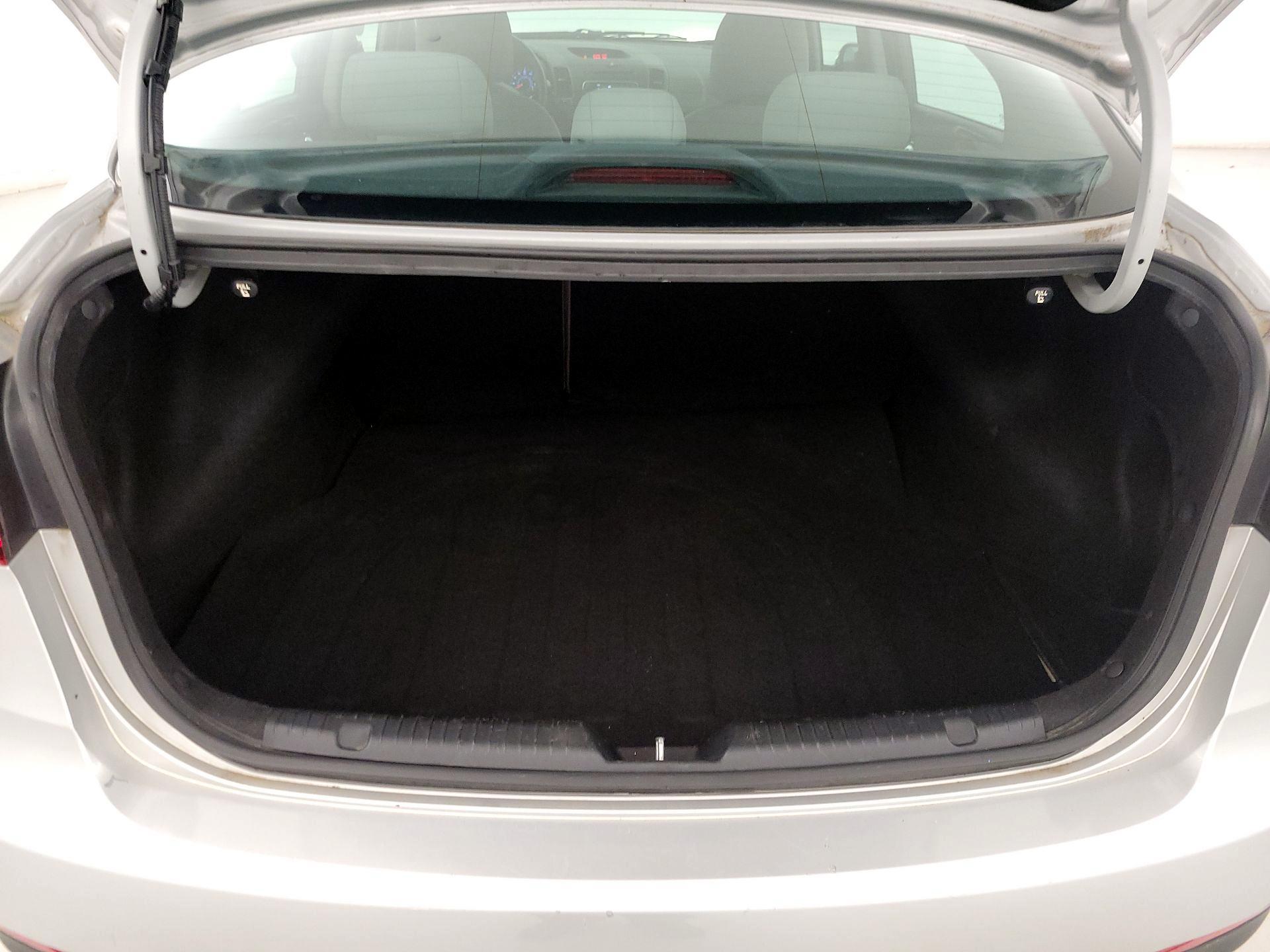 Thumbnail: 2016 Kia Forte - 20