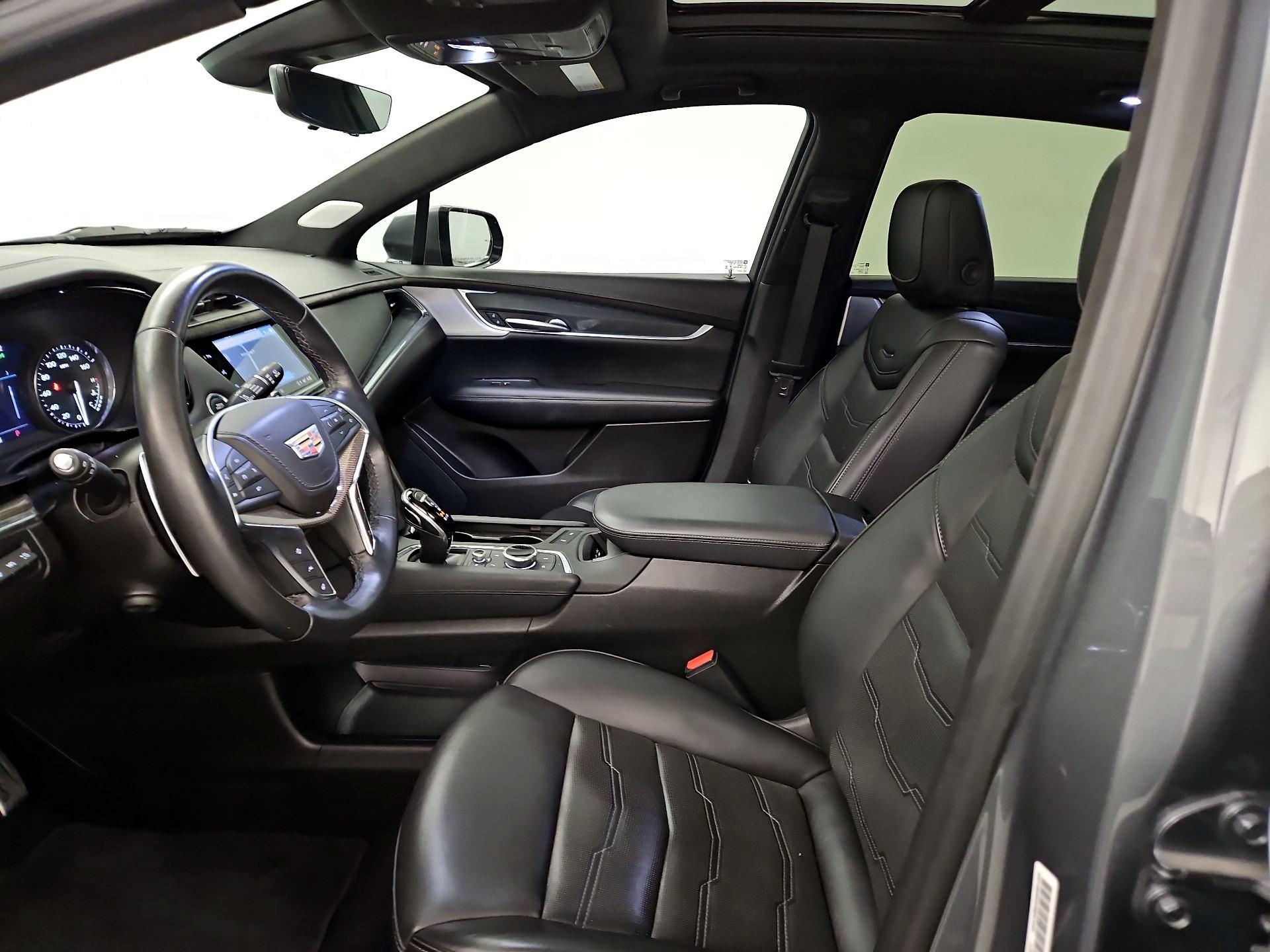 Thumbnail: 2021 Cadillac XT5 - 11