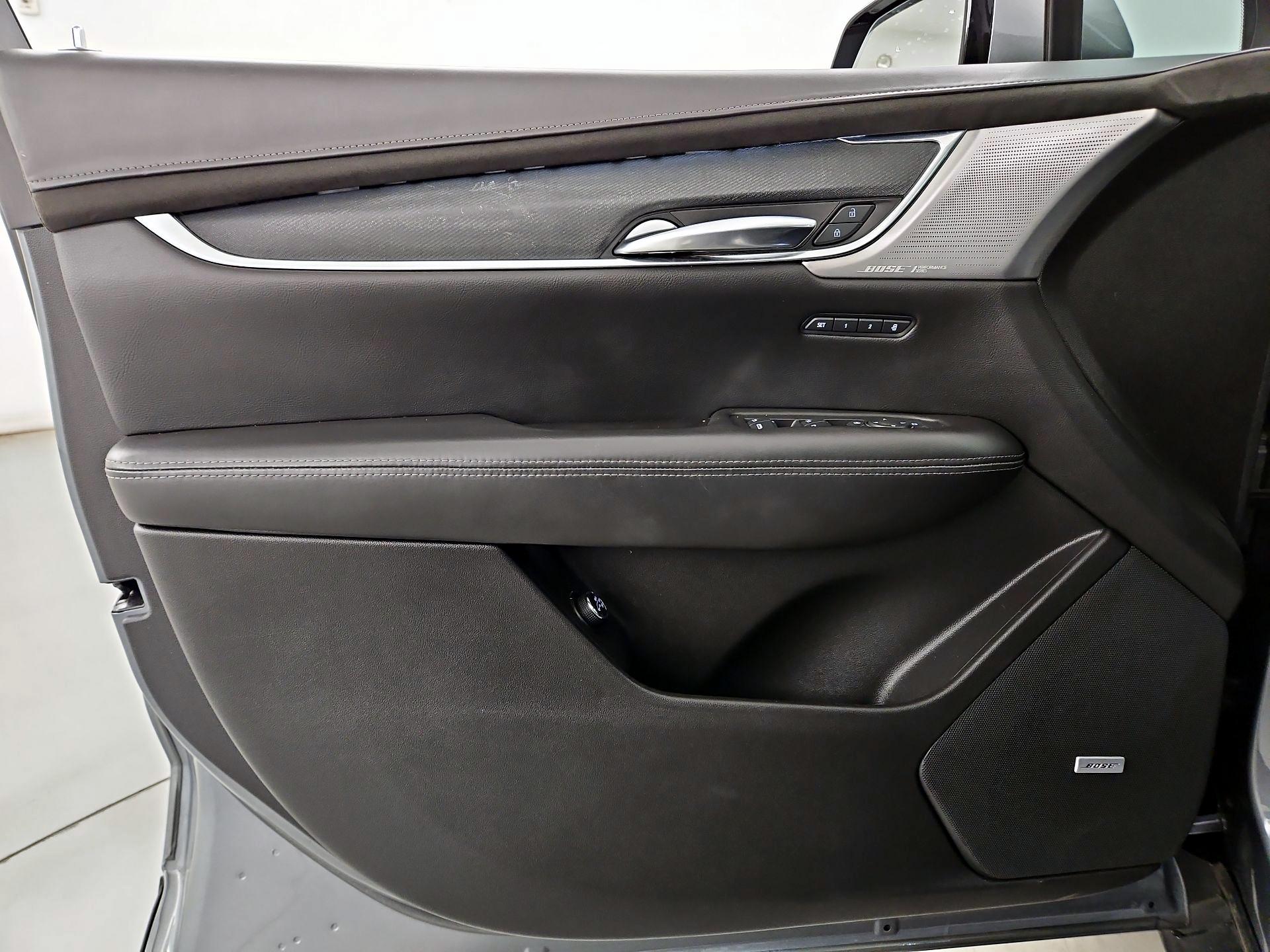 Thumbnail: 2021 Cadillac XT5 - 12