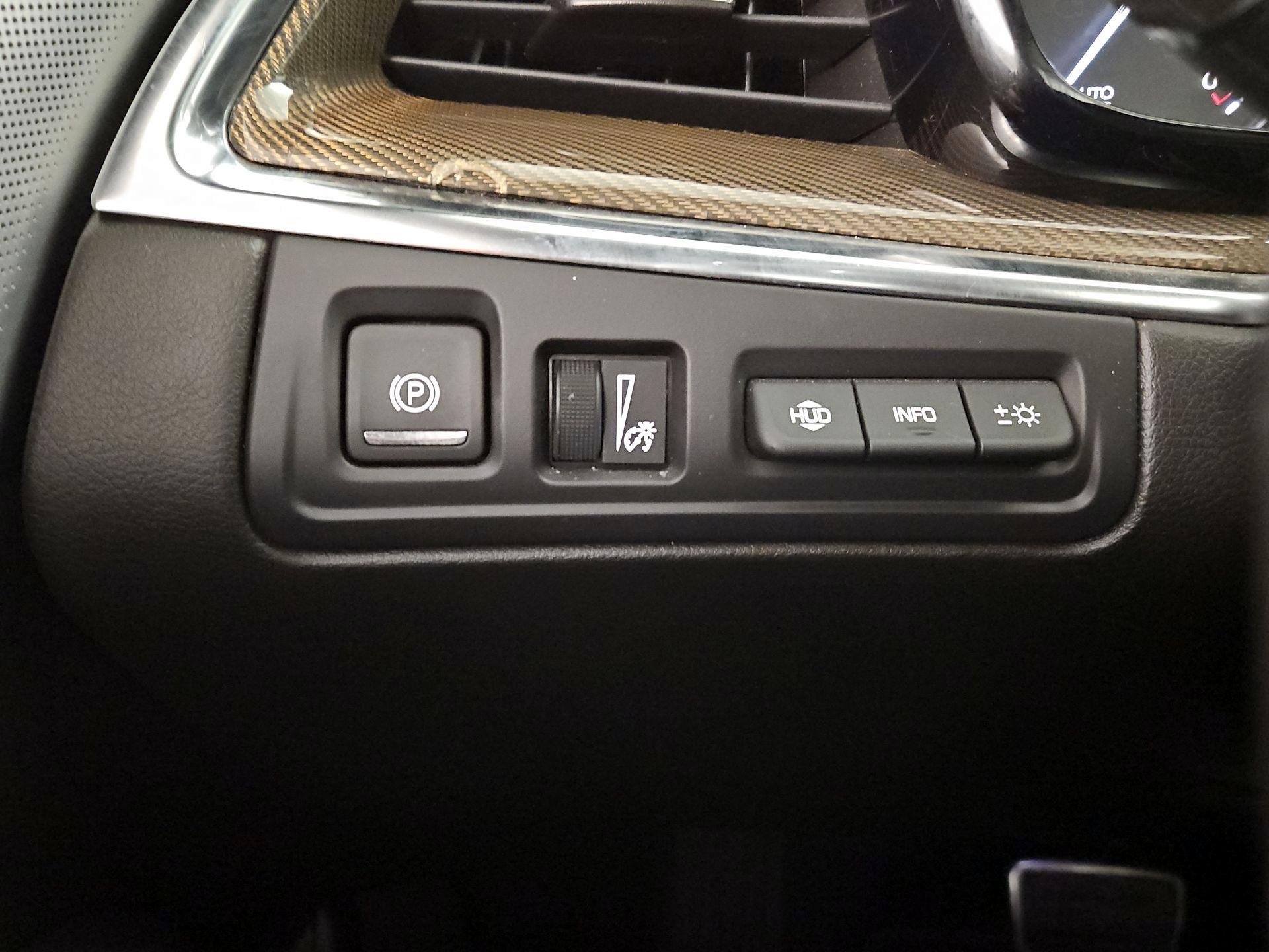 Thumbnail: 2021 Cadillac XT5 - 13