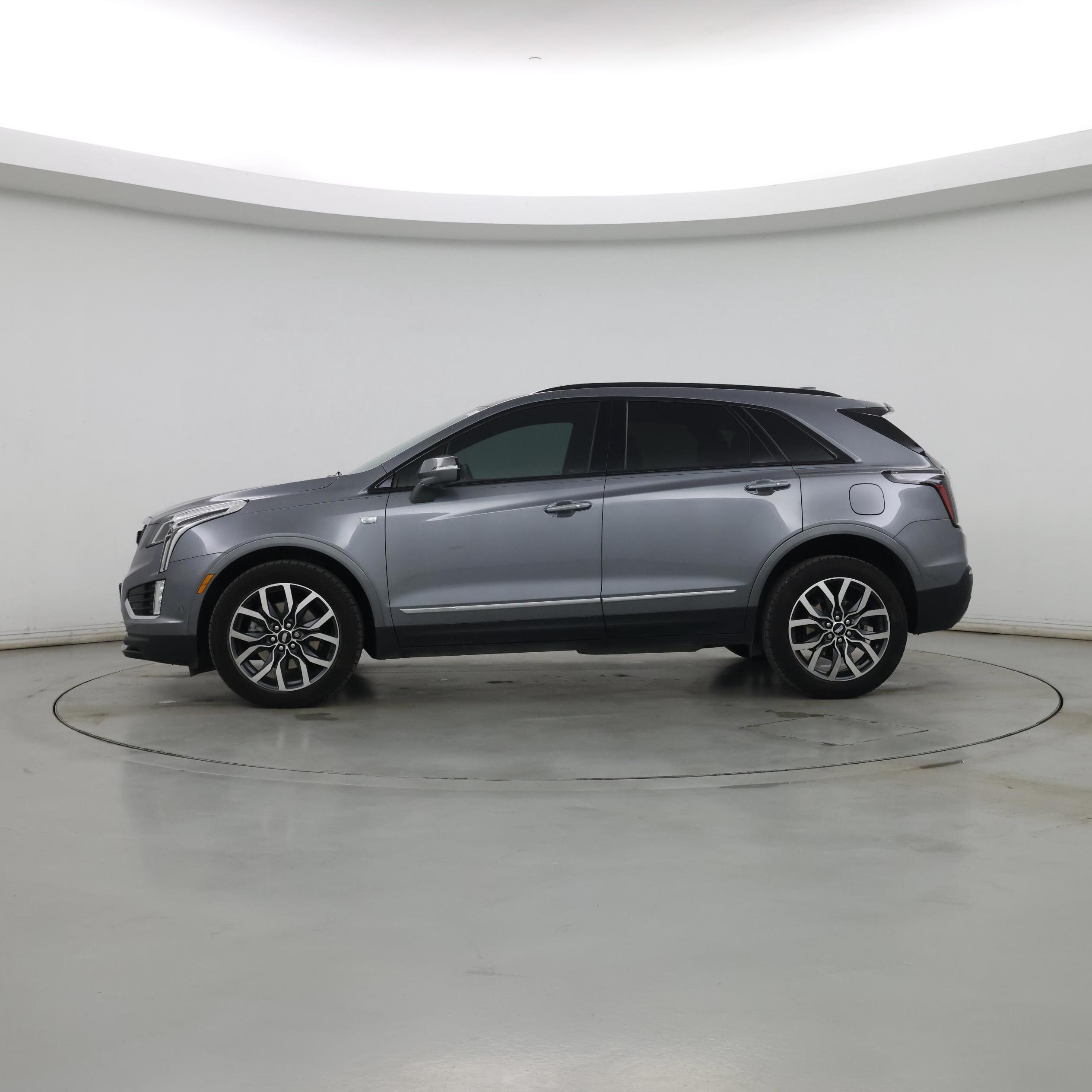 Thumbnail: 2021 Cadillac XT5 - 3