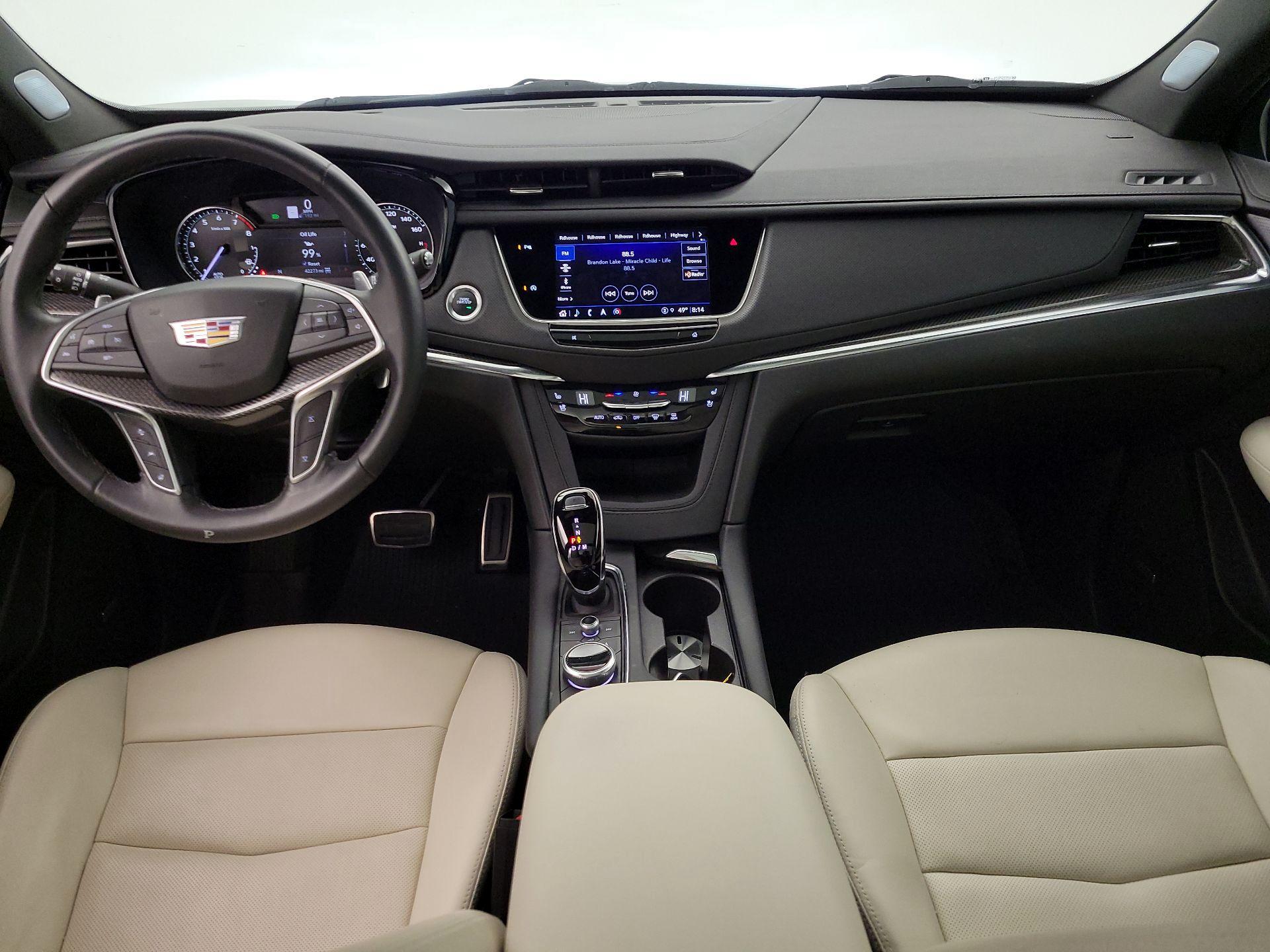 Thumbnail: 2024 Cadillac XT5 - 9