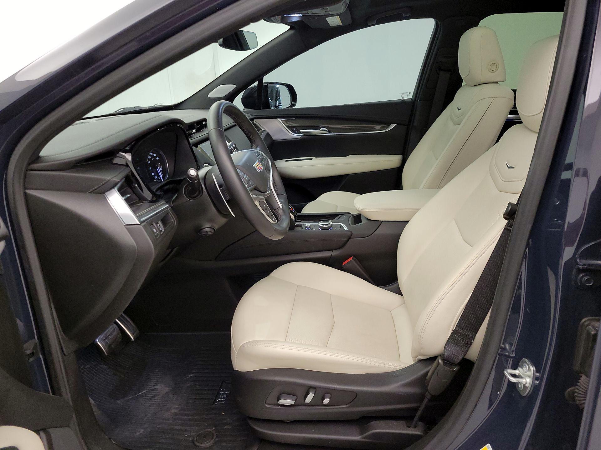 Thumbnail: 2024 Cadillac XT5 - 11