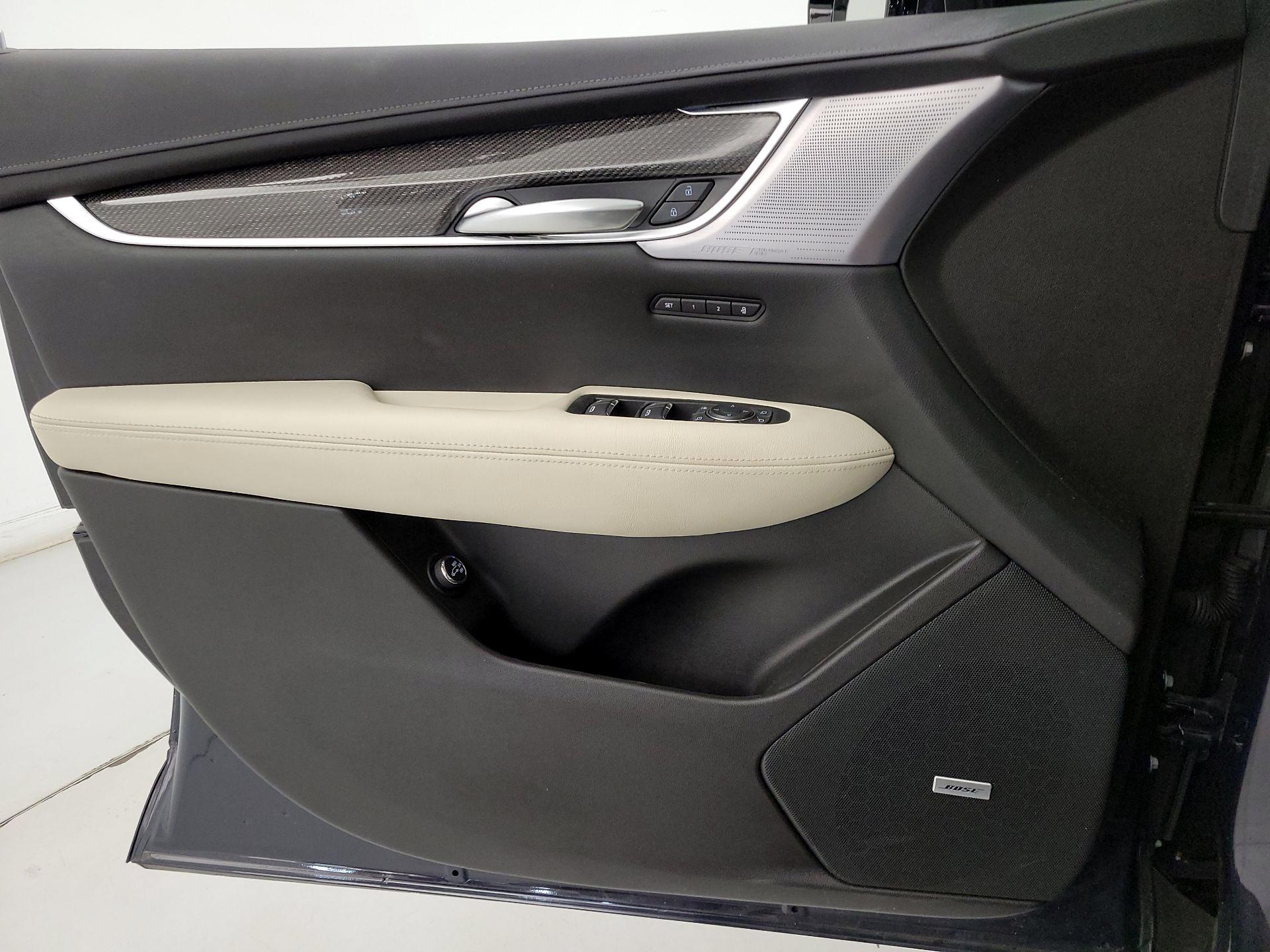 Thumbnail: 2024 Cadillac XT5 - 12