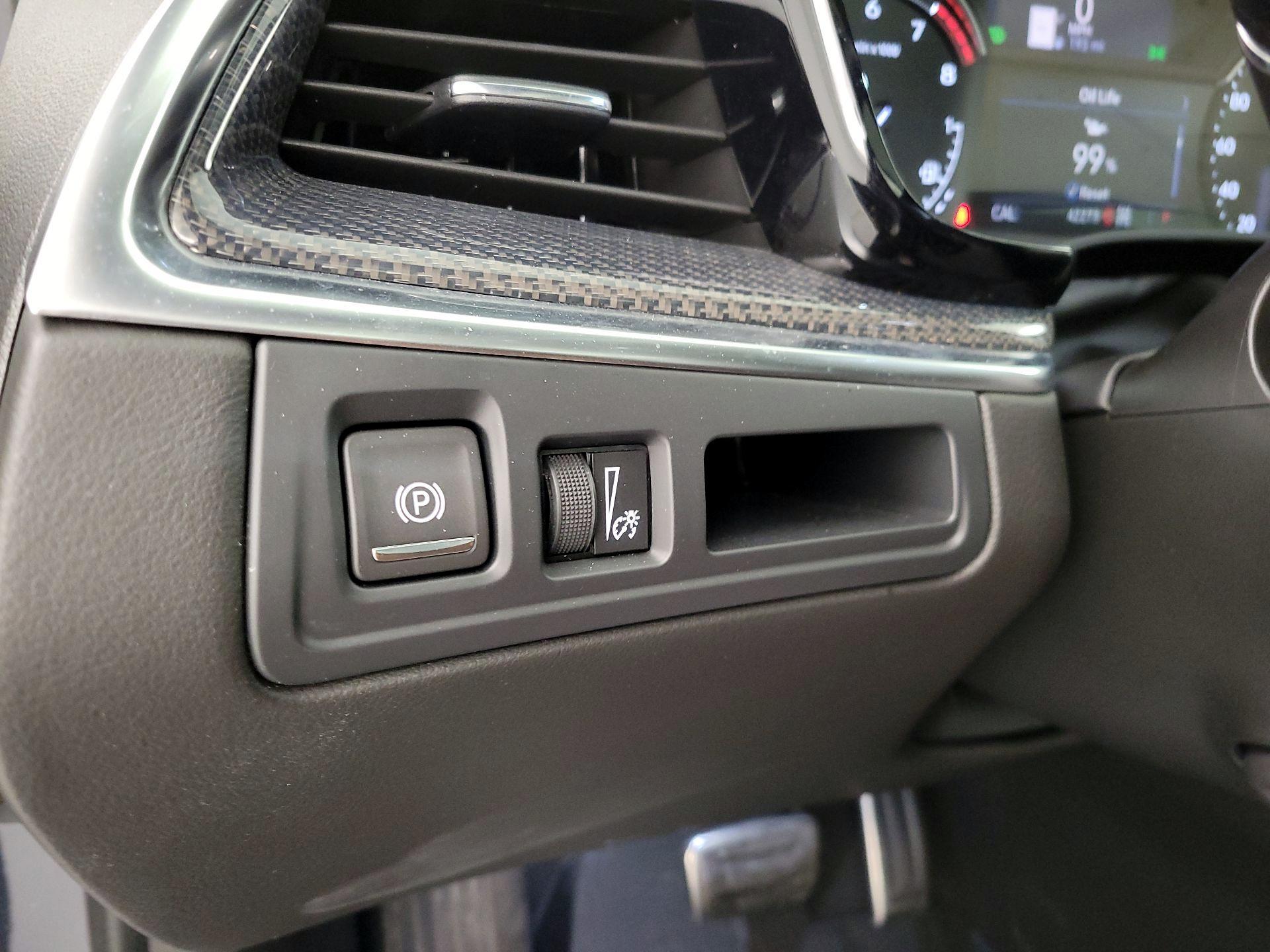 Thumbnail: 2024 Cadillac XT5 - 13