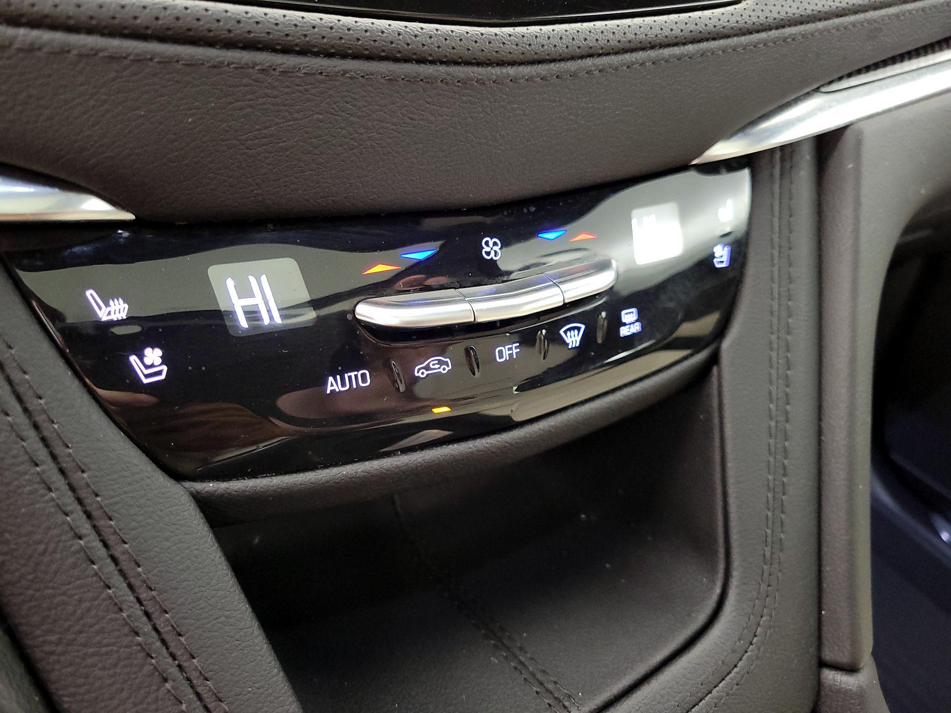 Thumbnail: 2024 Cadillac XT5 - 15